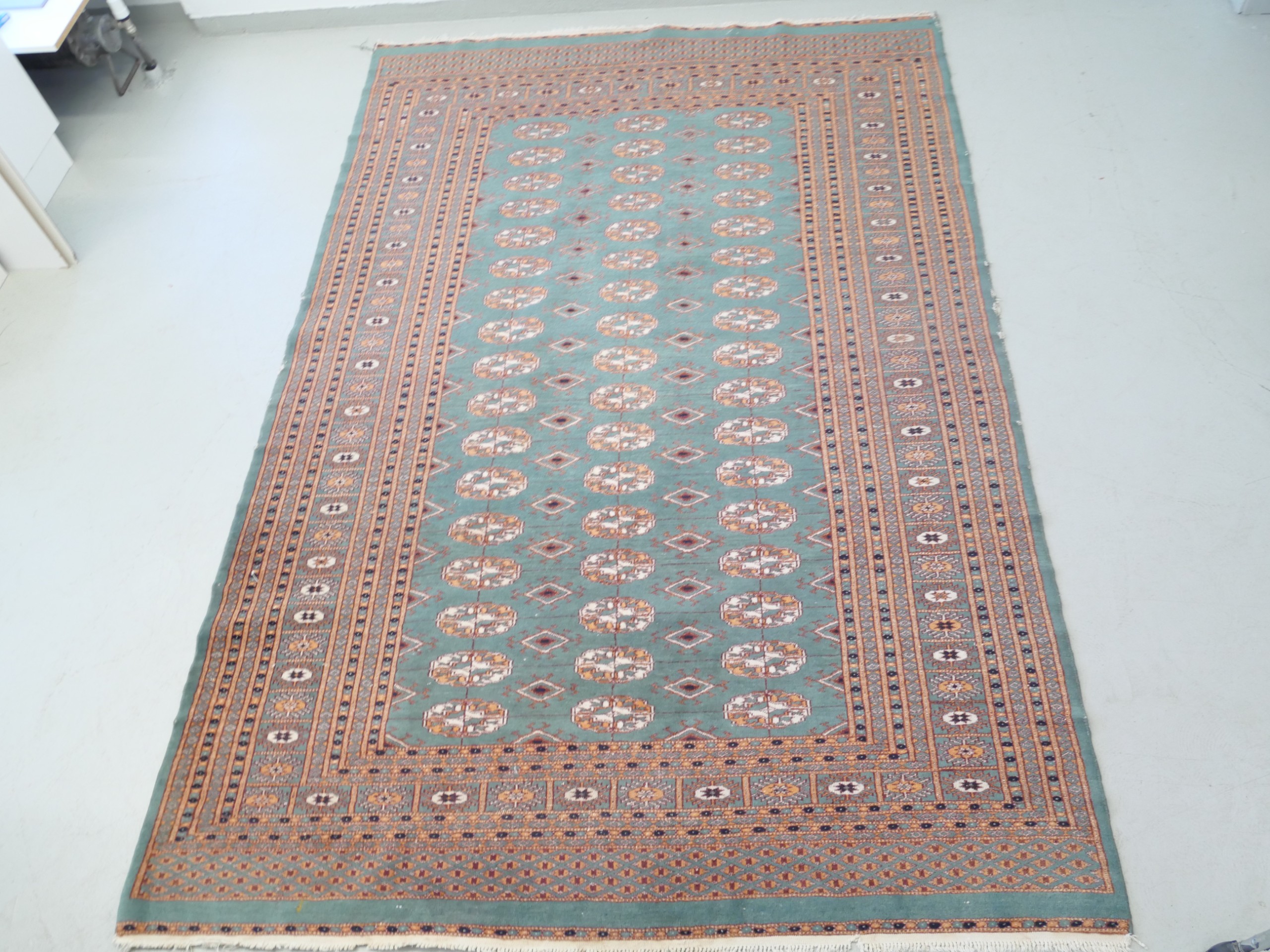 *Aitomatto - Huutokauppa Ekman