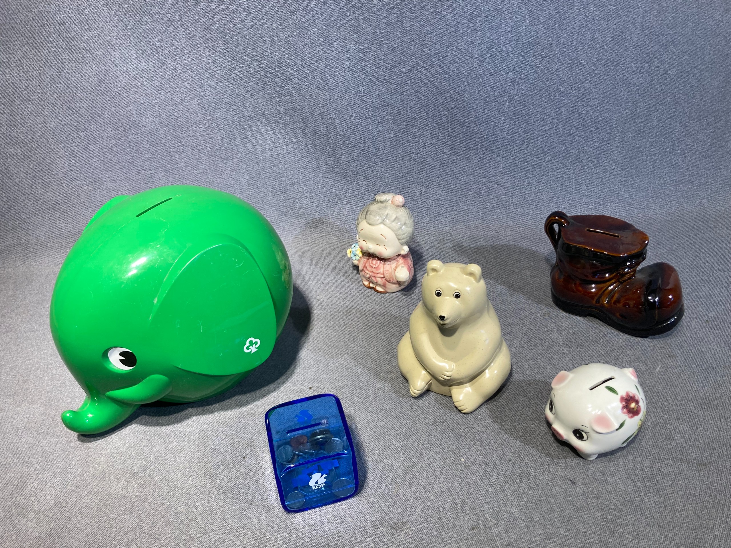 Säästöpossut - Huutokauppa Ekman