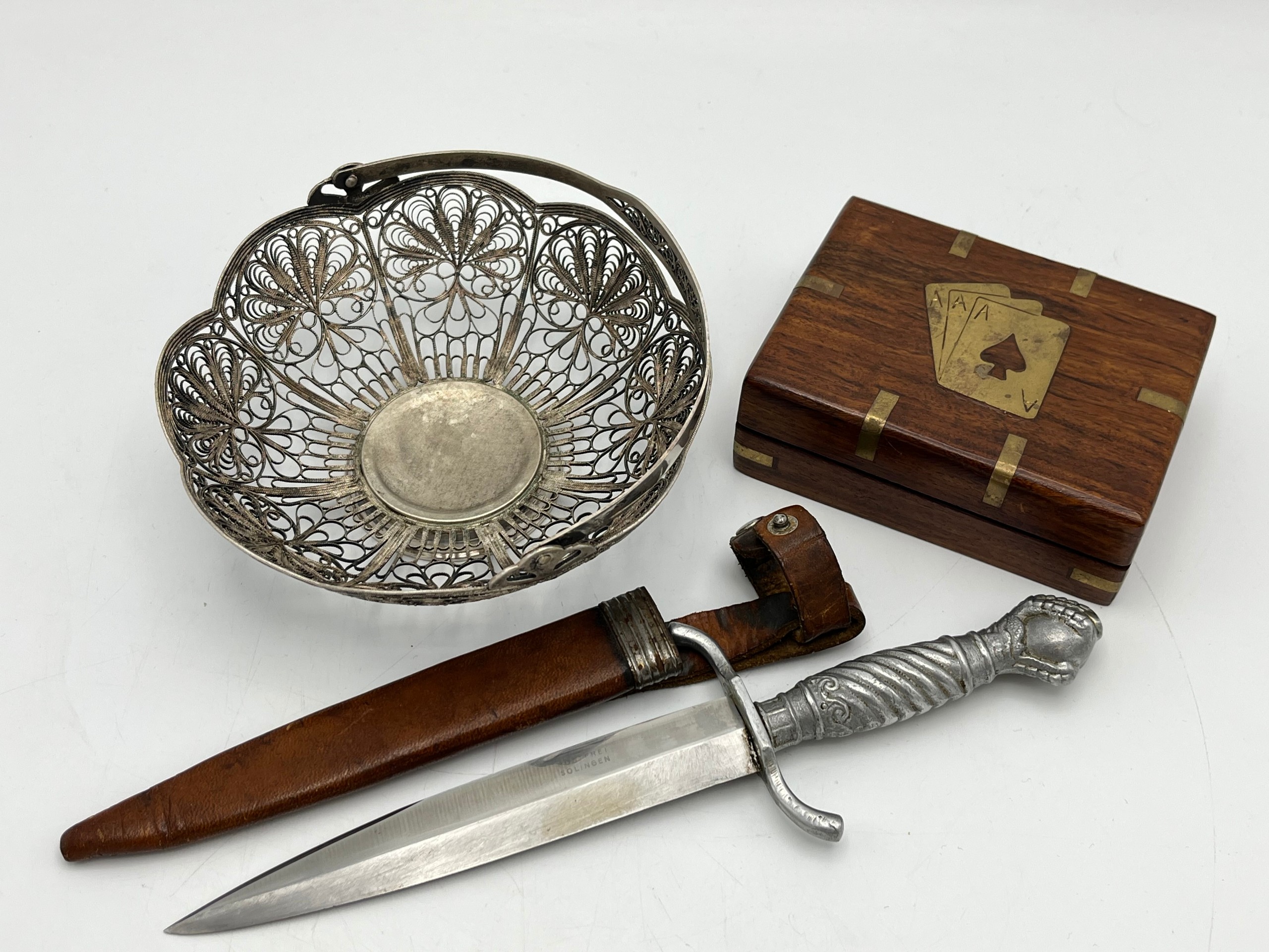 Solingen tikari ym - Huutokauppa Ekman