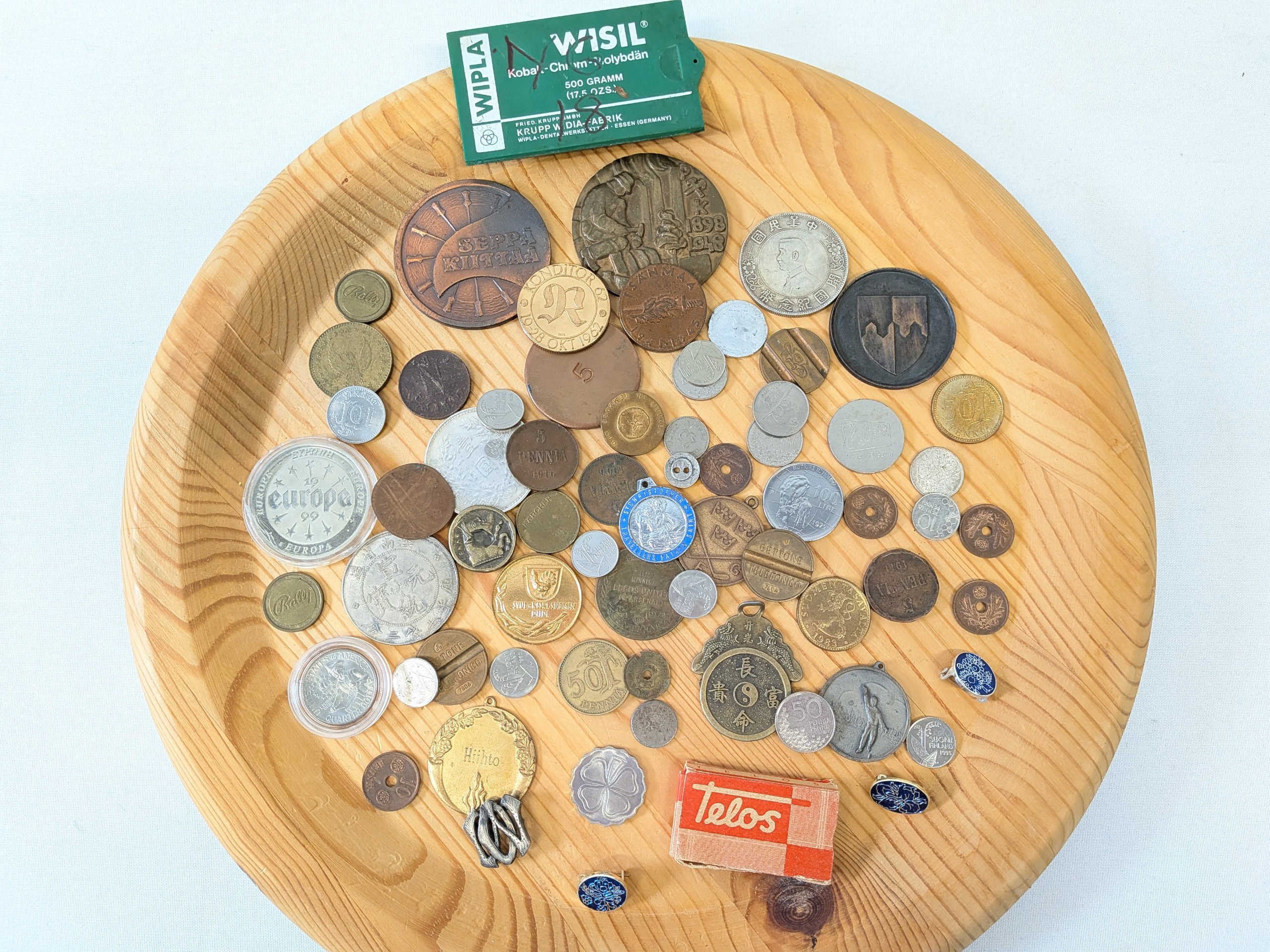 Rahat, mitalit ym. - Huutokauppa Ekman