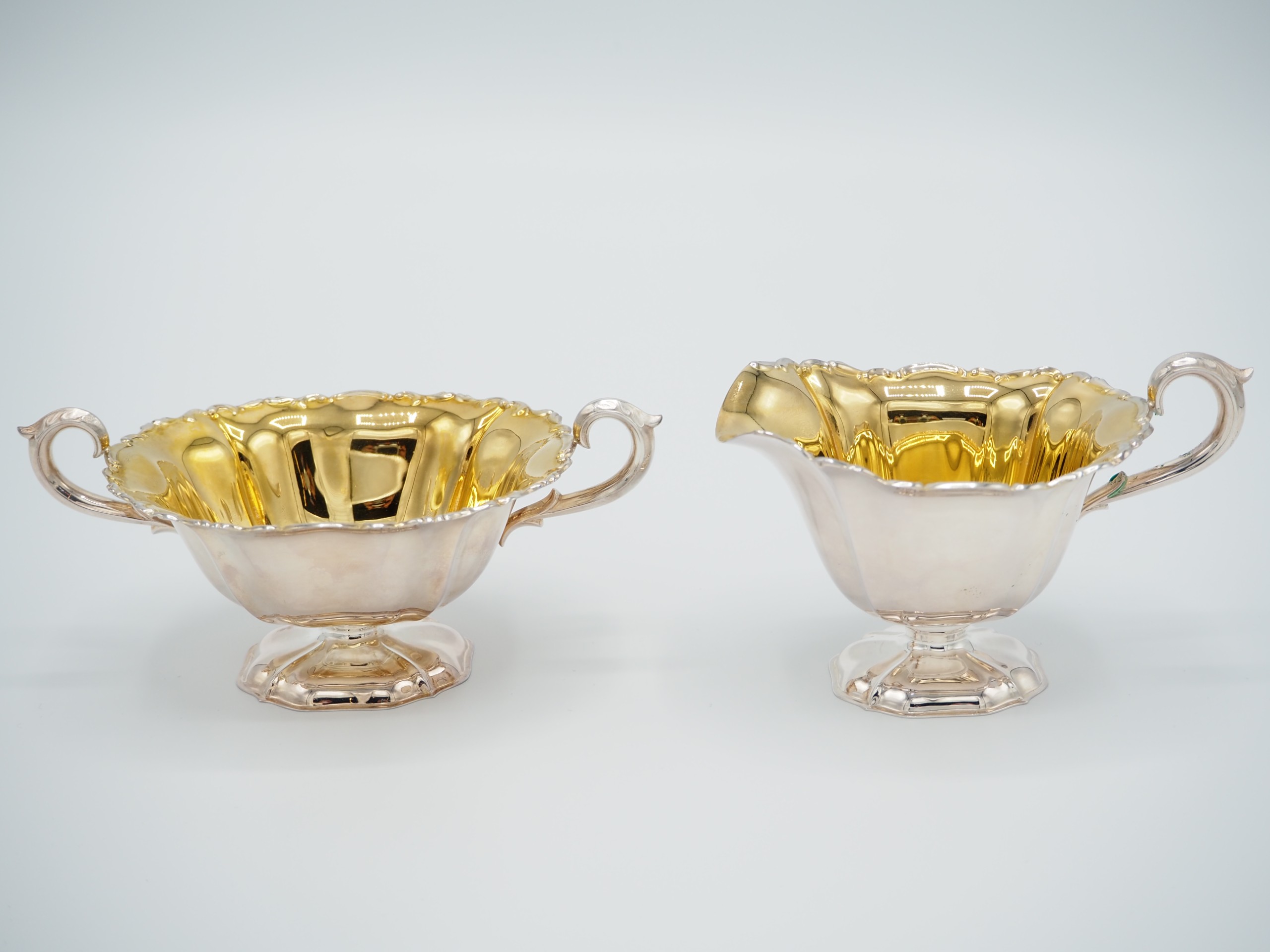 Hopea sokerikko ja kermakko