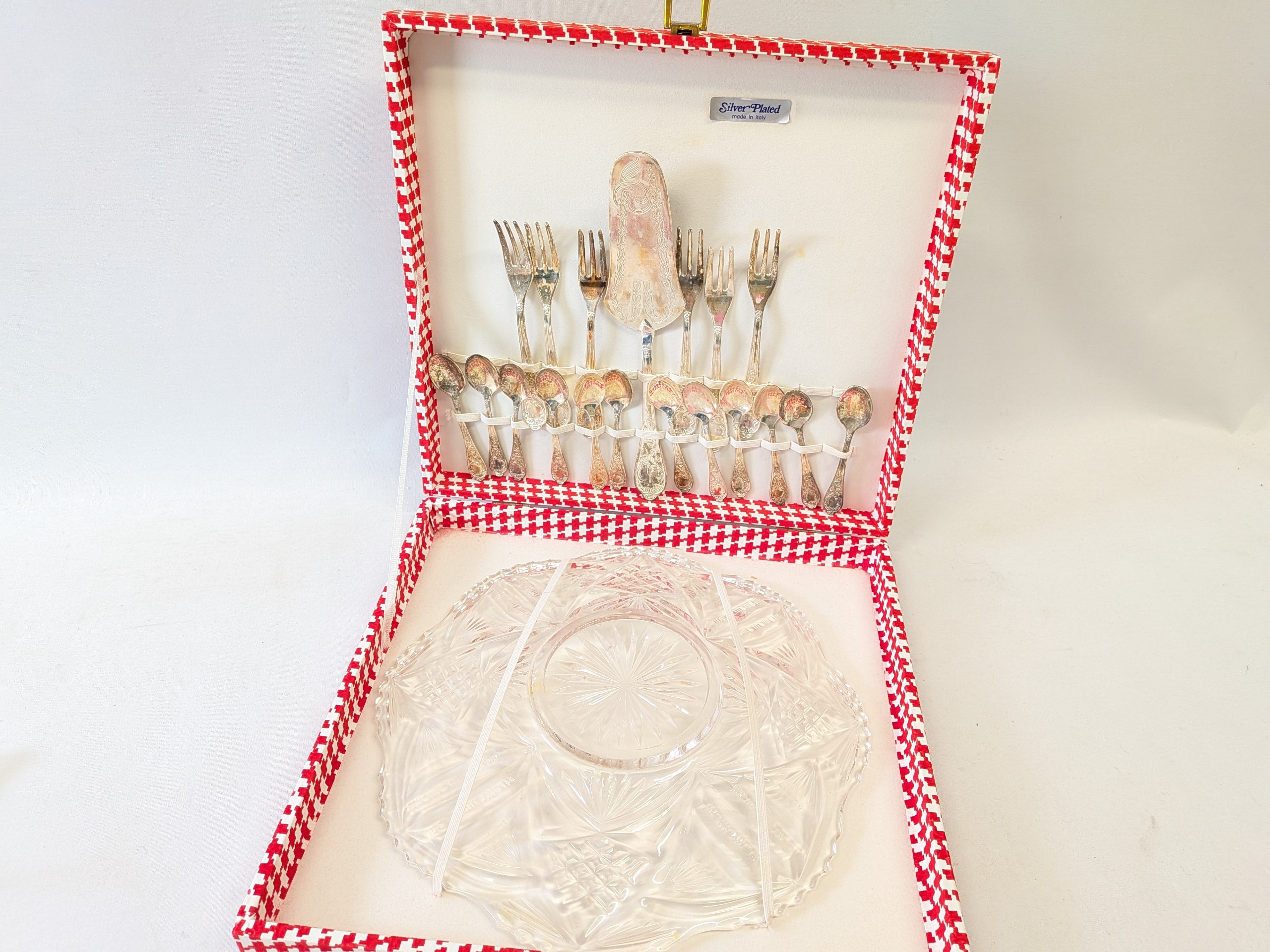 Hopeoidut aterimet - Huutokauppa Ekman