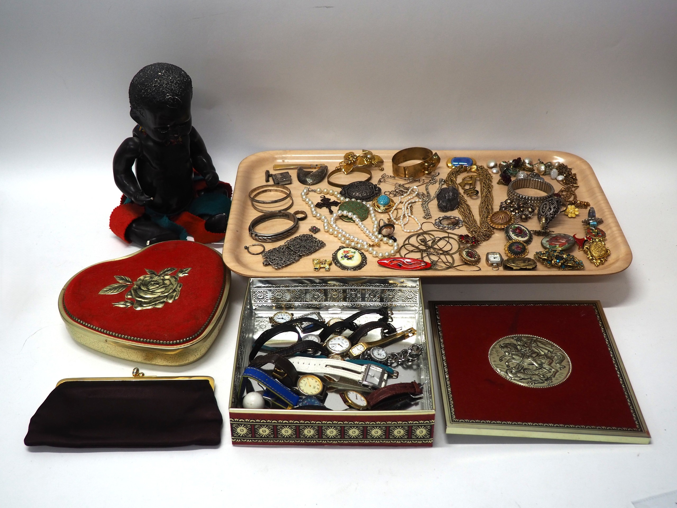 Korut, kellot ym. - Huutokauppa Ekman