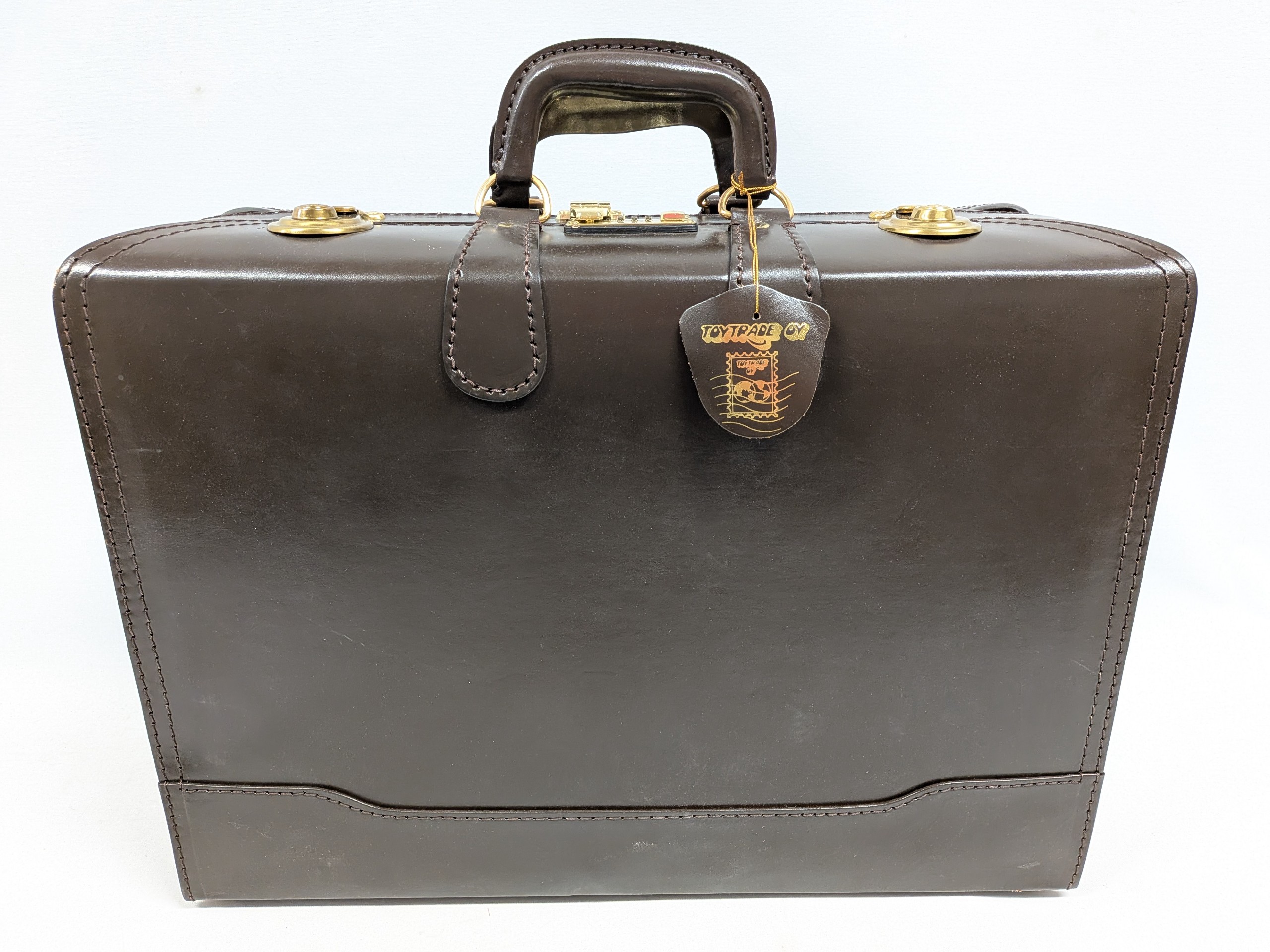 Nahkainen matkalaukku - Huutokauppa Ekman