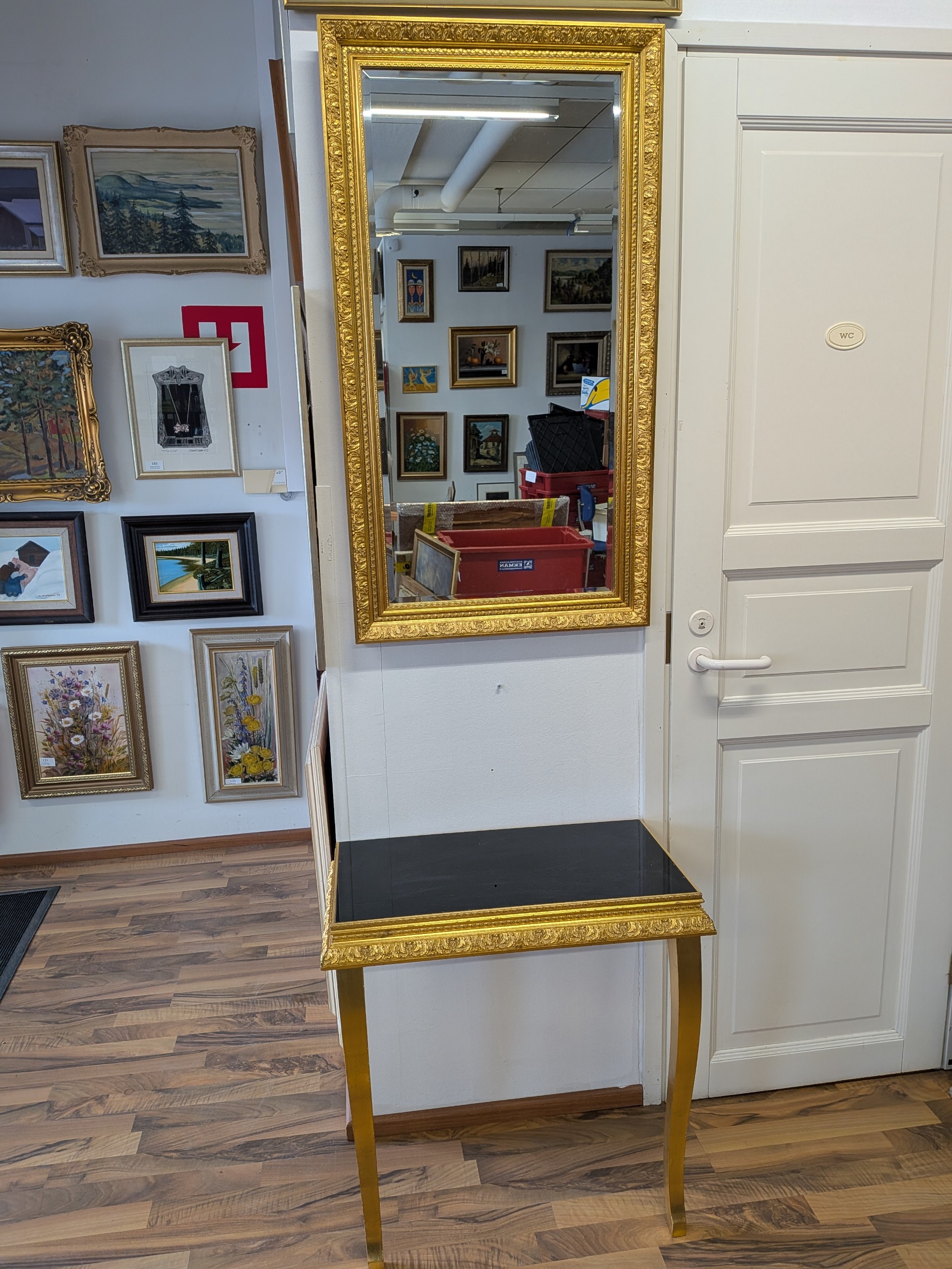 Pöytä ja peili - Huutokauppa Ekman