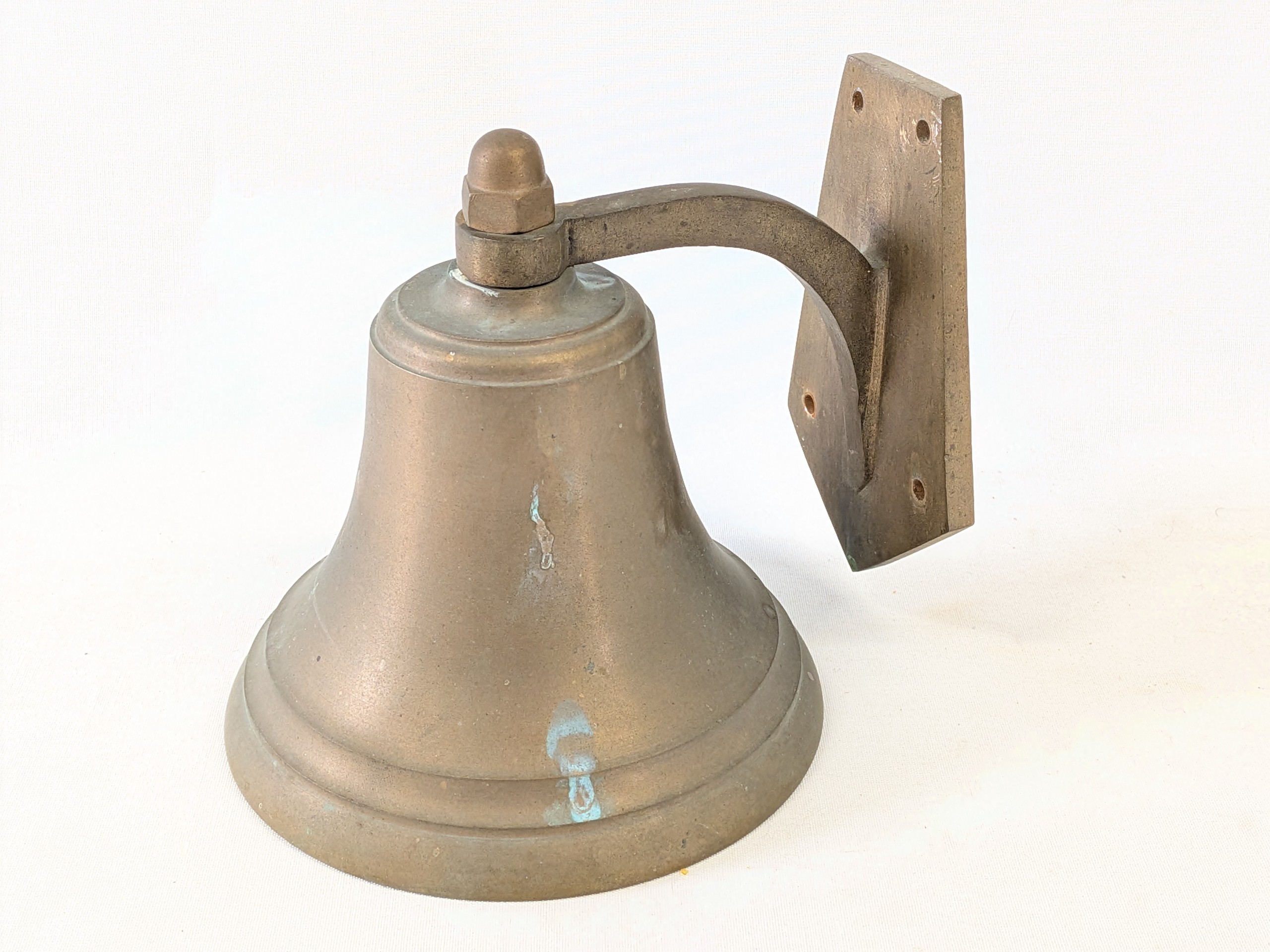 Messinkikello - Huutokauppa Ekman