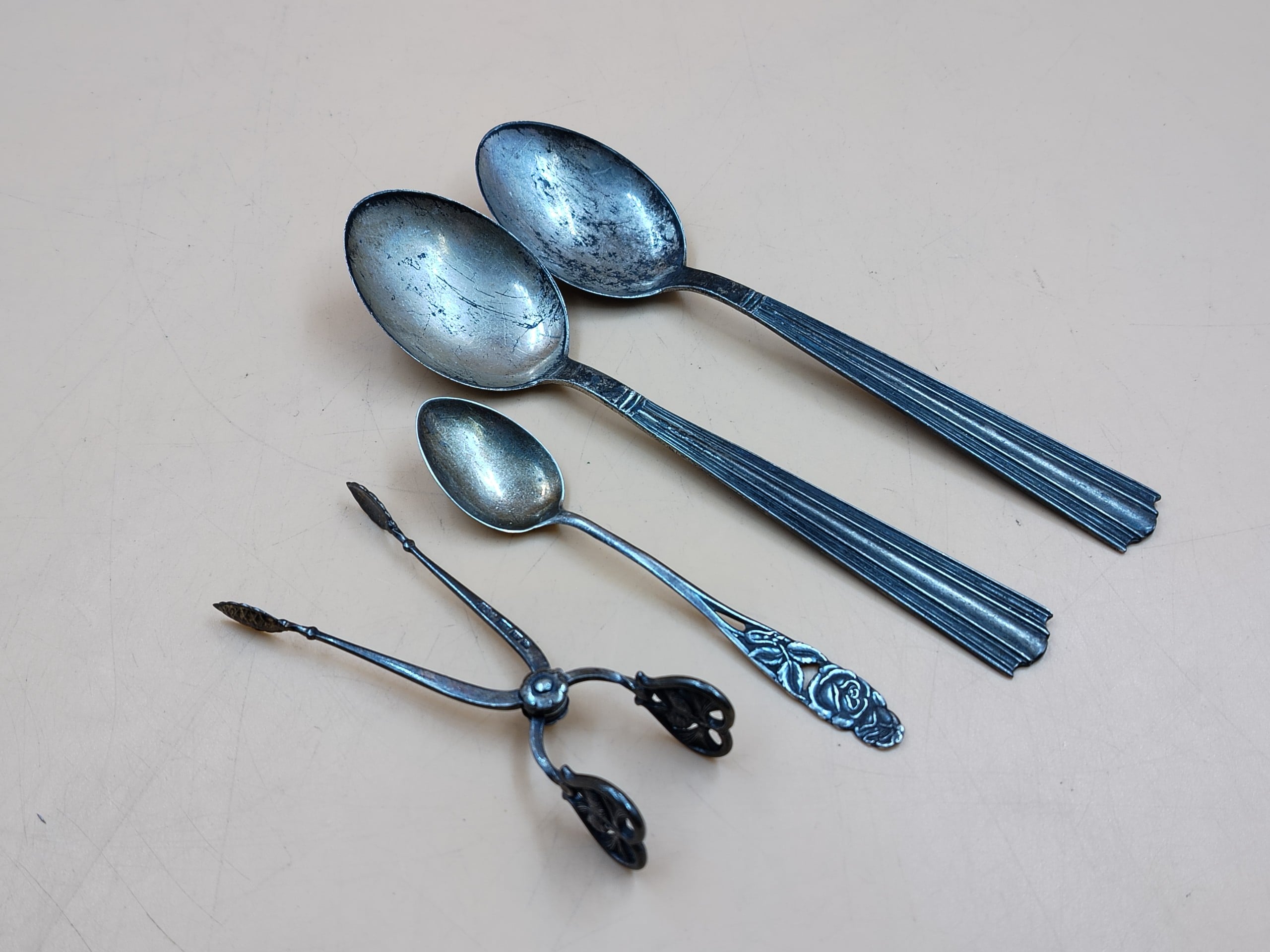 Hopeaa - Huutokauppa Ekman