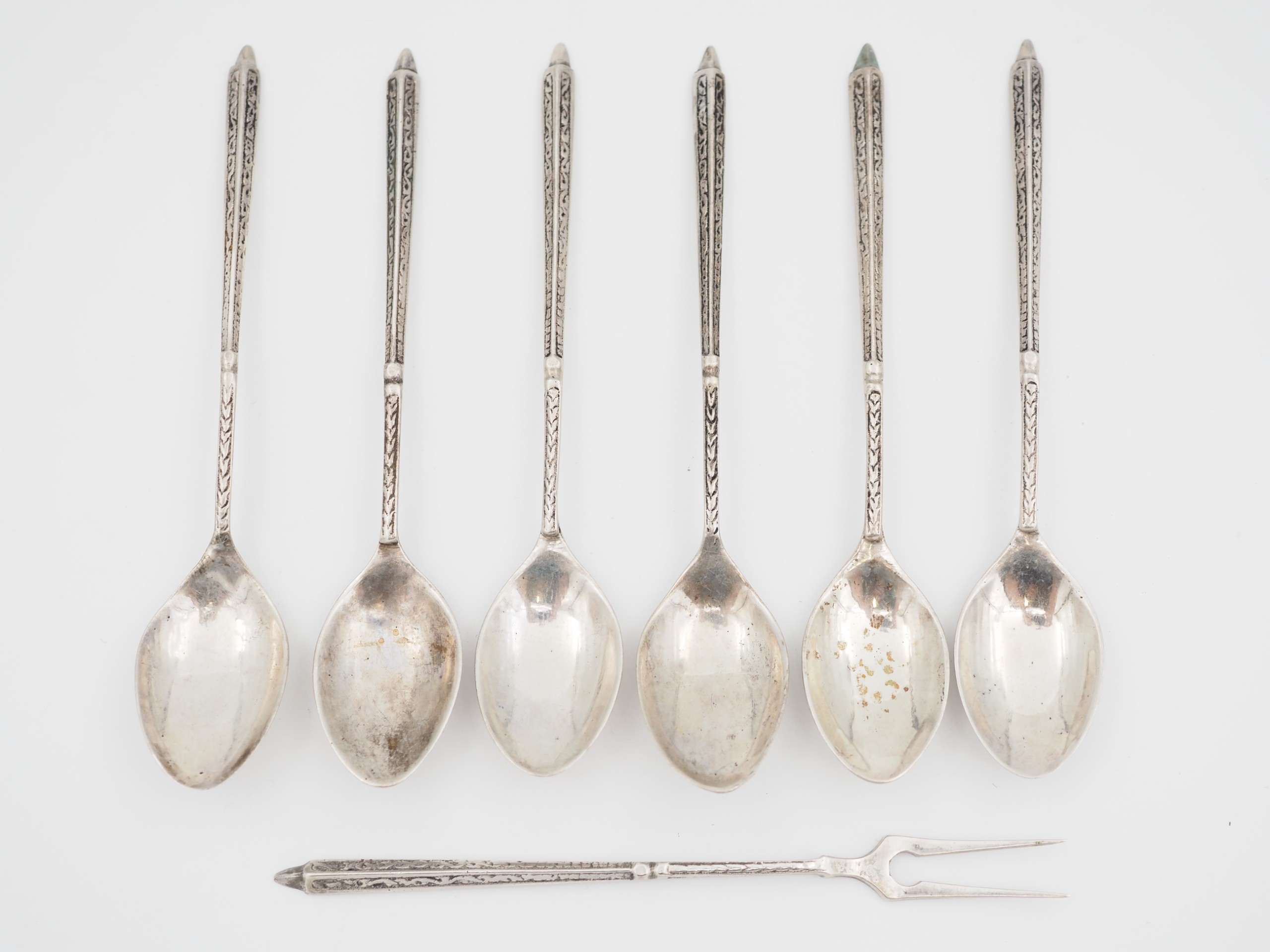 Hopealusikat - Huutokauppa Ekman