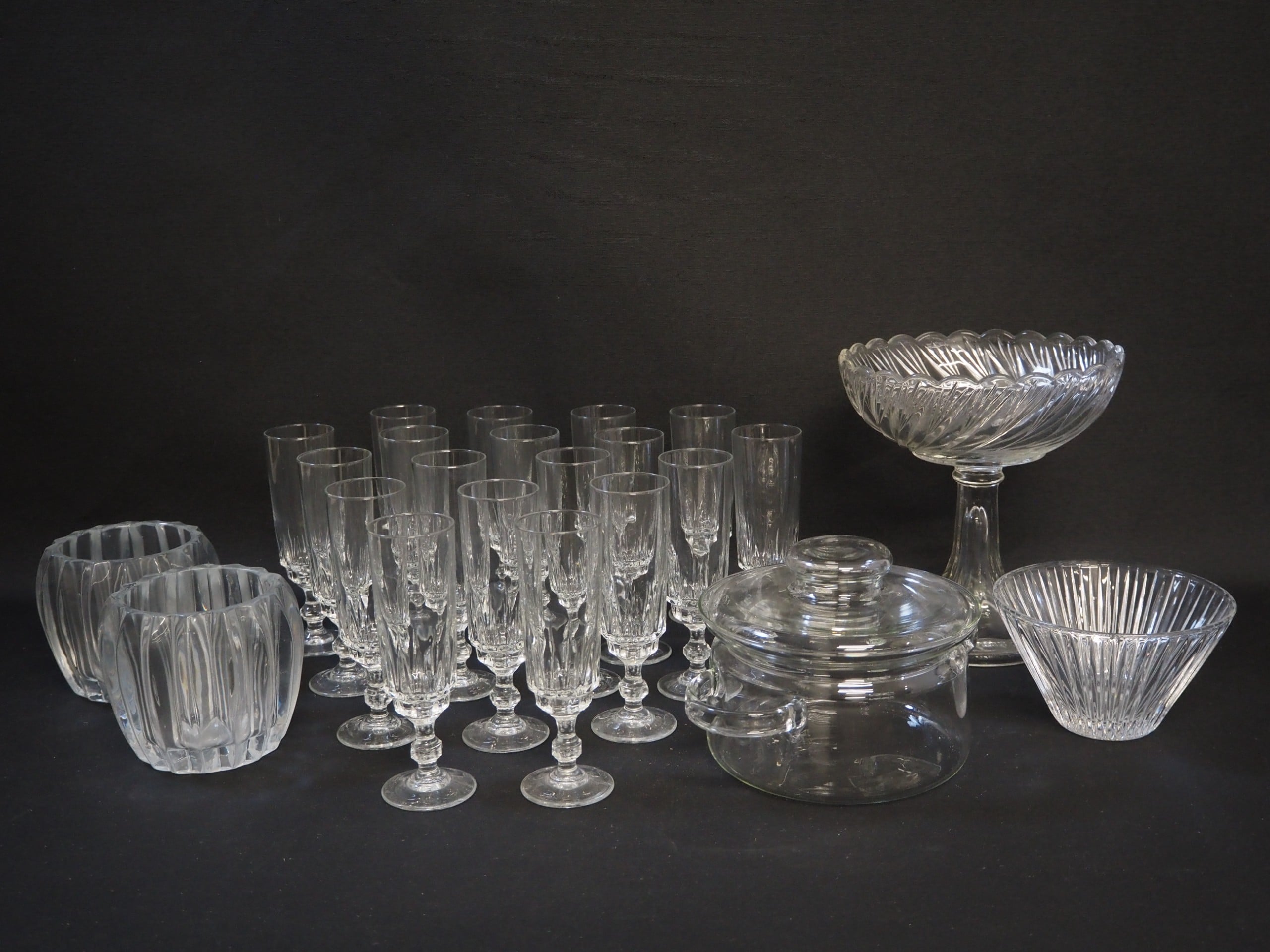 Samppanjalasit ym. - Huutokauppa Ekman