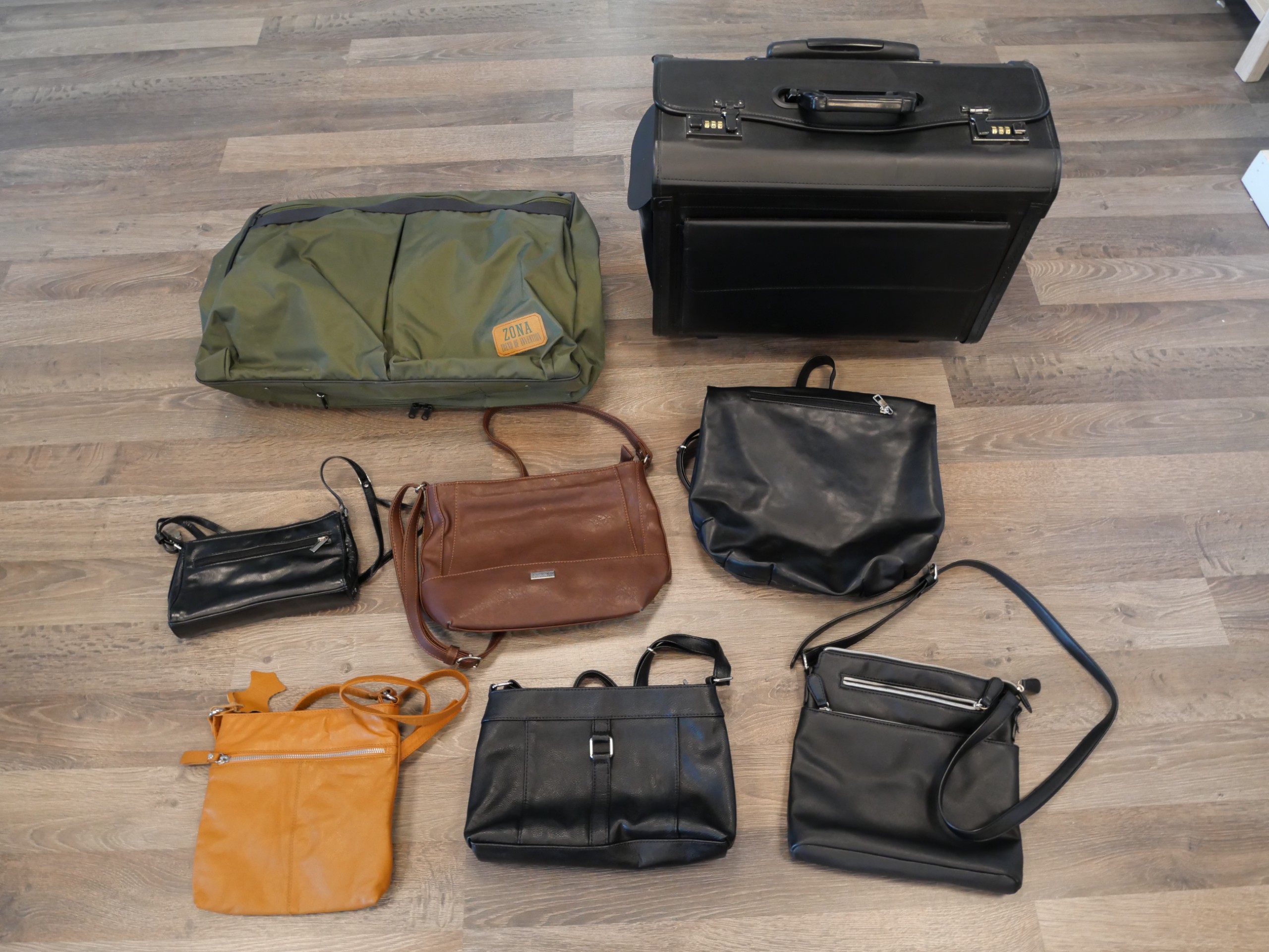 Laukut - Huutokauppa Ekman