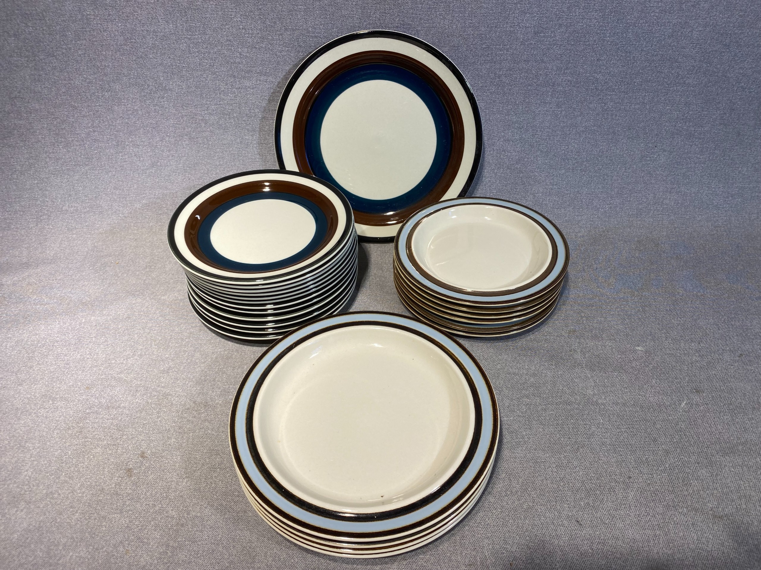 Arabia Kaira ja Suvanto - Huutokauppa Ekman