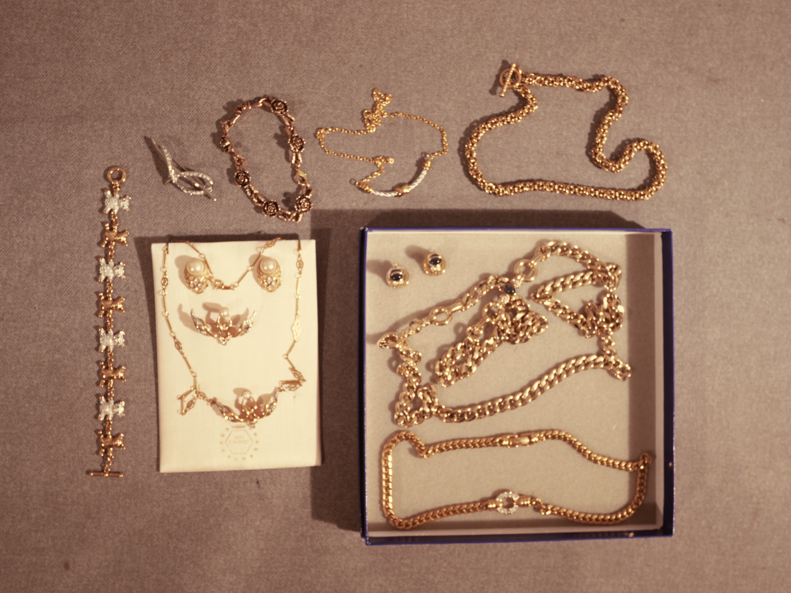 Koruja - Huutokauppa Ekman