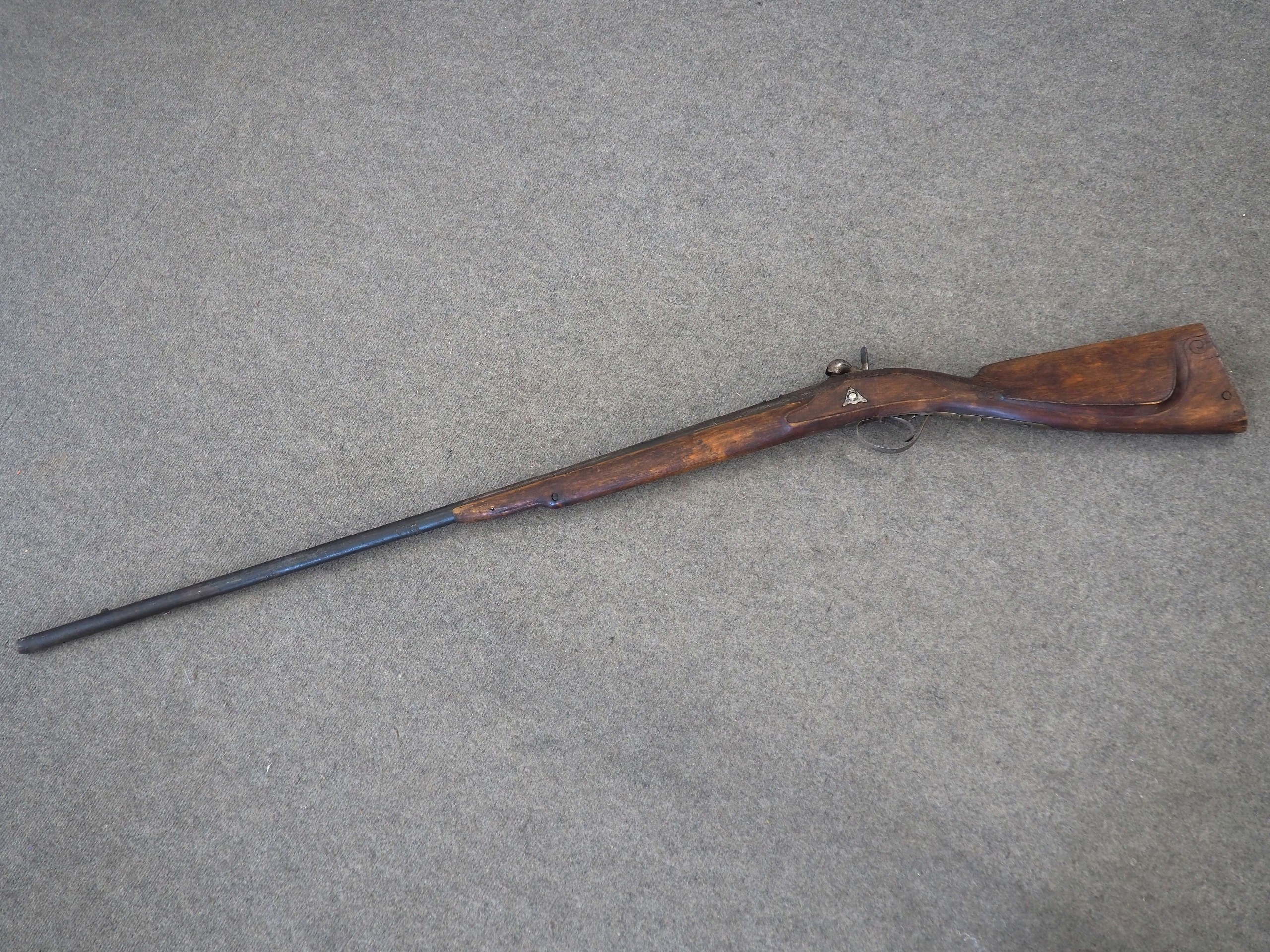 Mustaruutipyssy - Huutokauppa Ekman