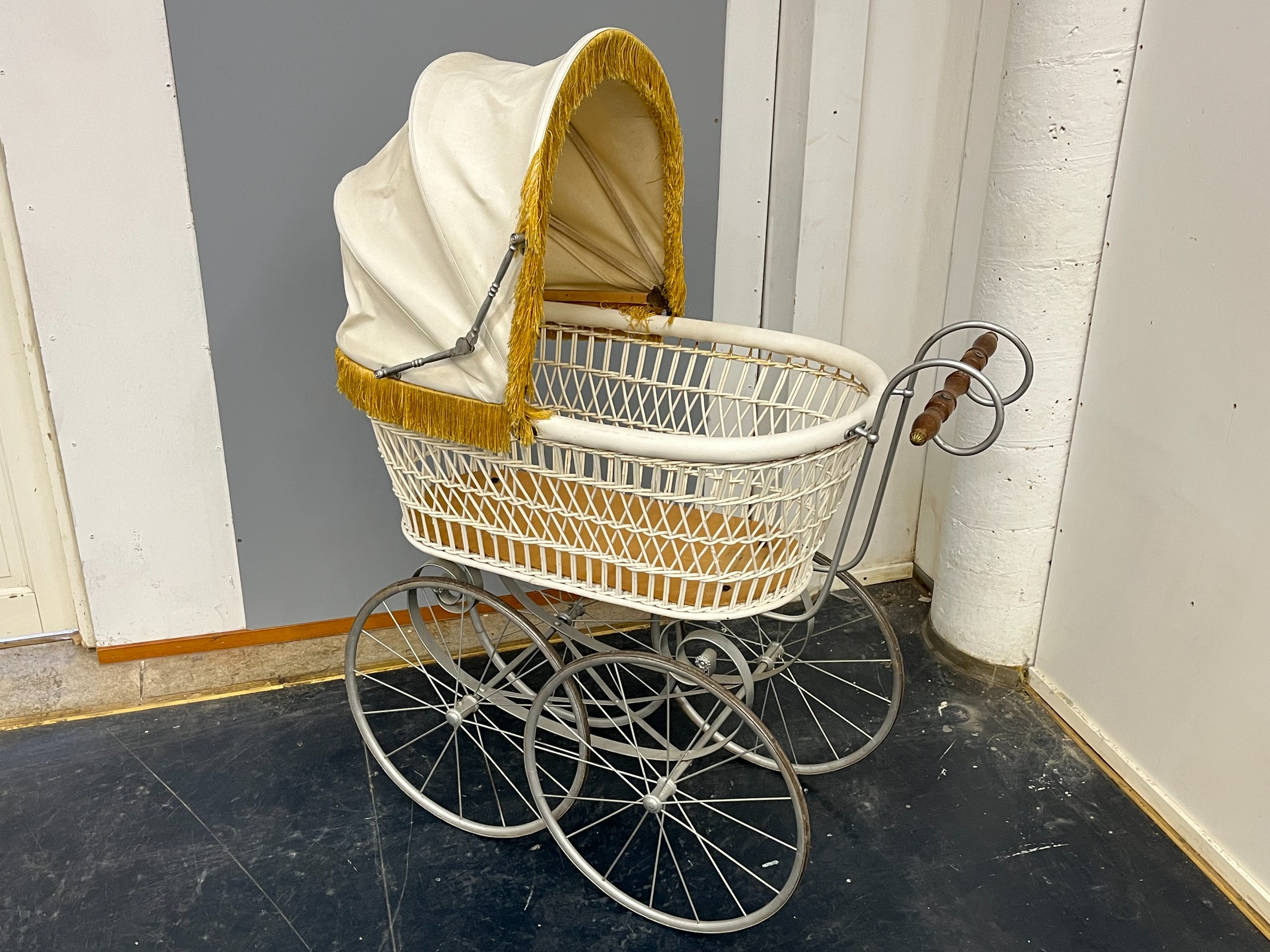 Lastenrattaat 1920-luku - Huutokauppa Ekman