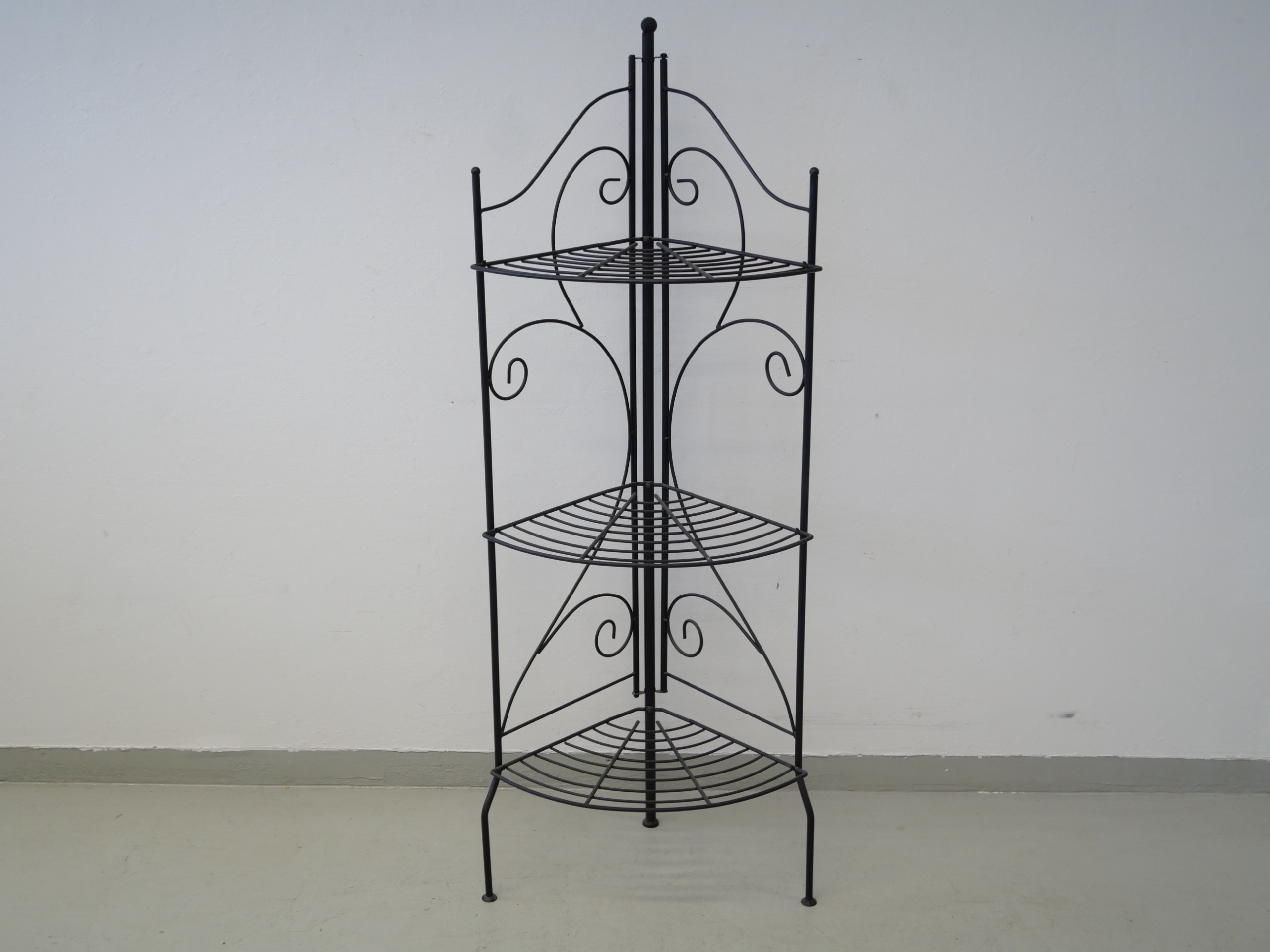 *Kulmahyllykkö - Huutokauppa Ekman