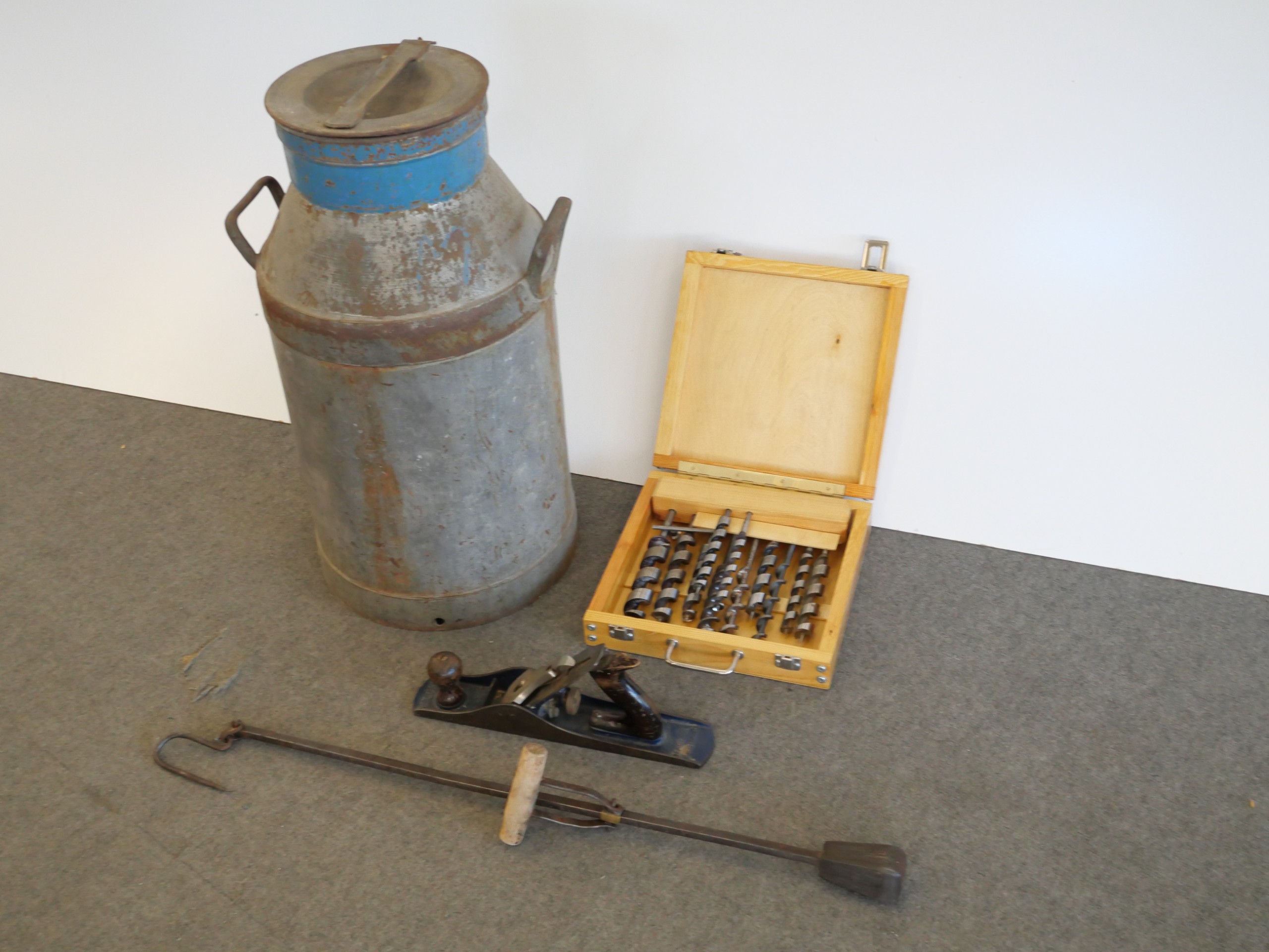 Tonkka ym. - Huutokauppa Ekman