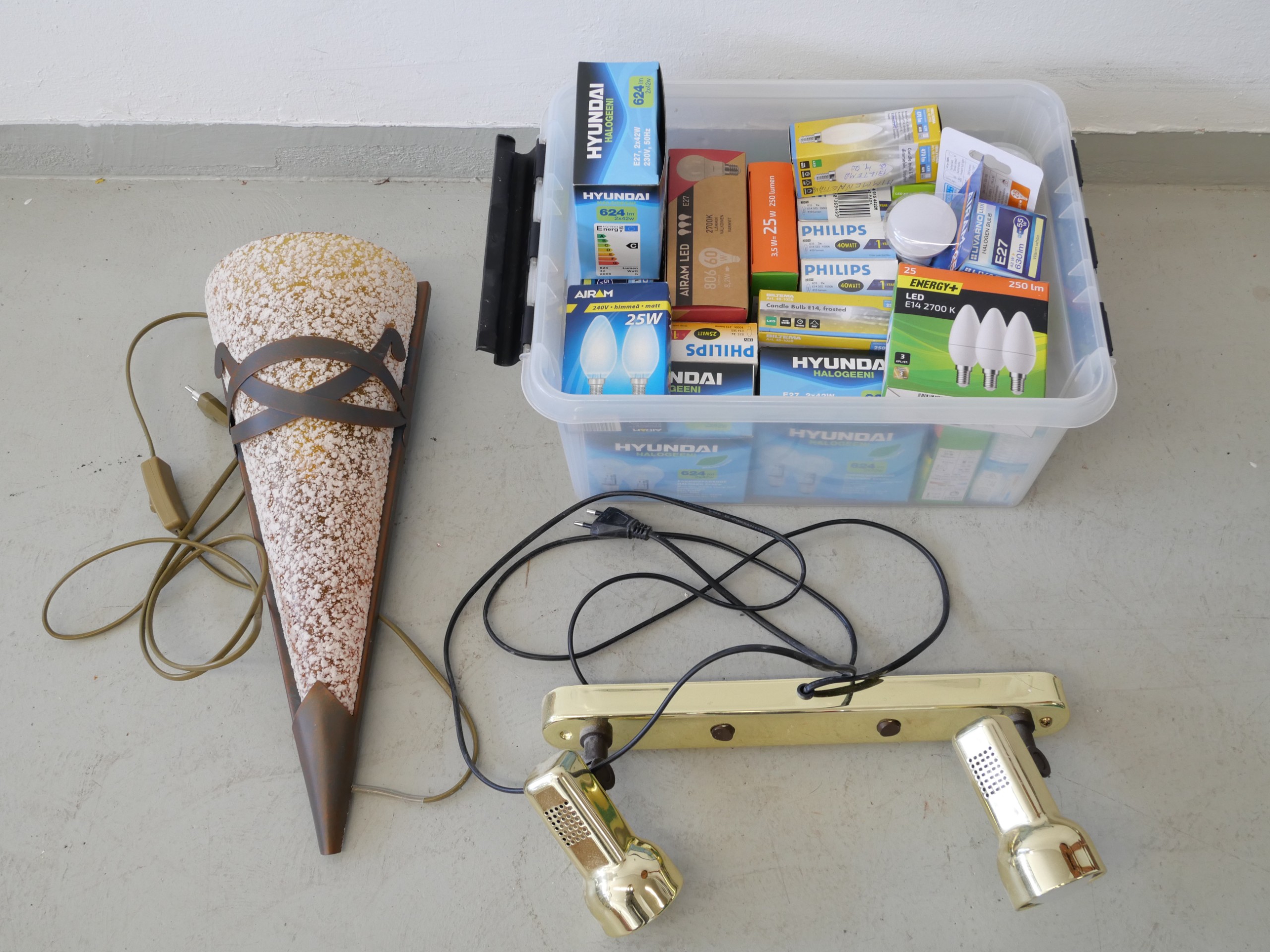 *Valaisimet ym. - Huutokauppa Ekman