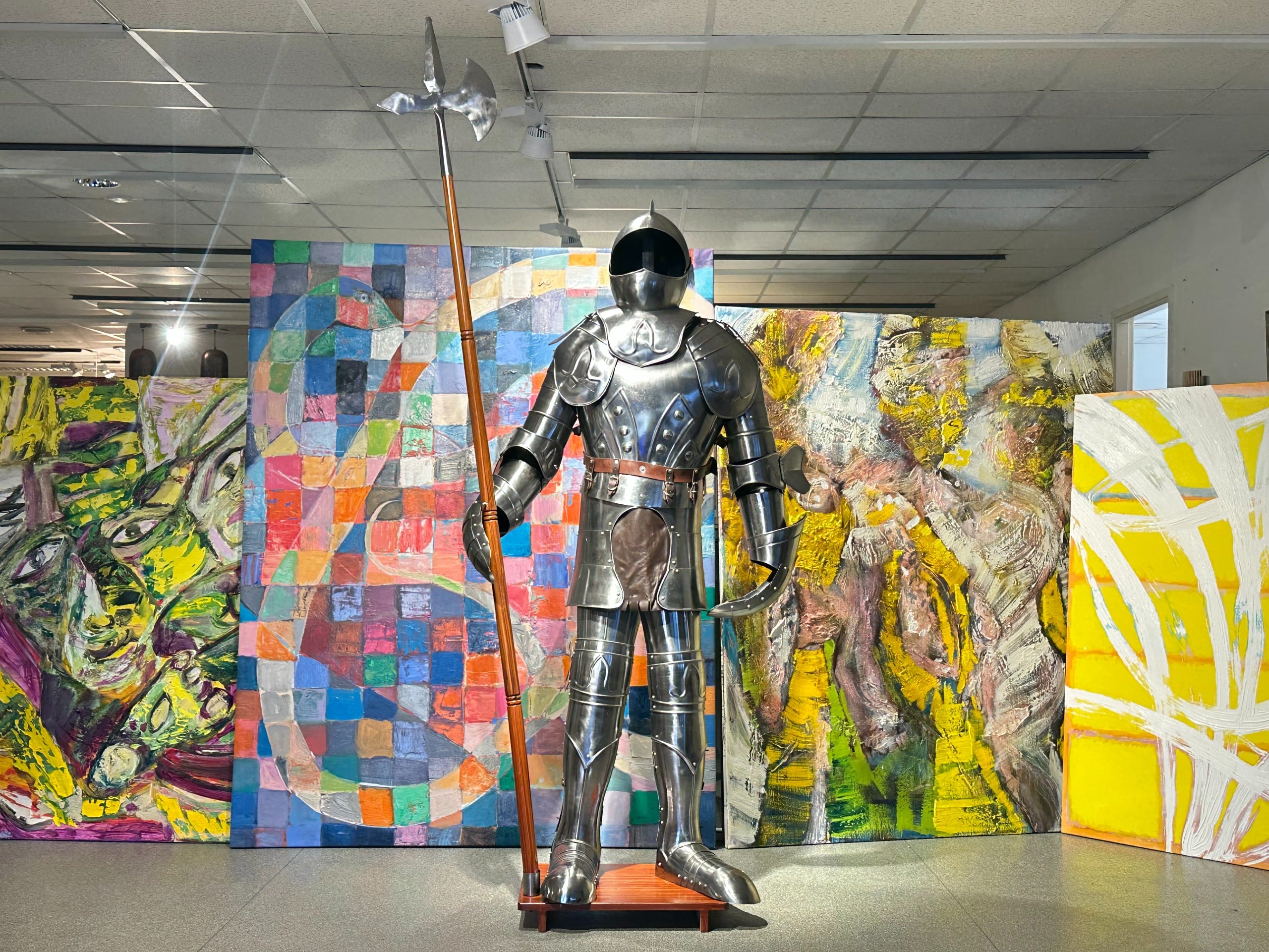 Ritarin haarniska - Huutokauppa Ekman