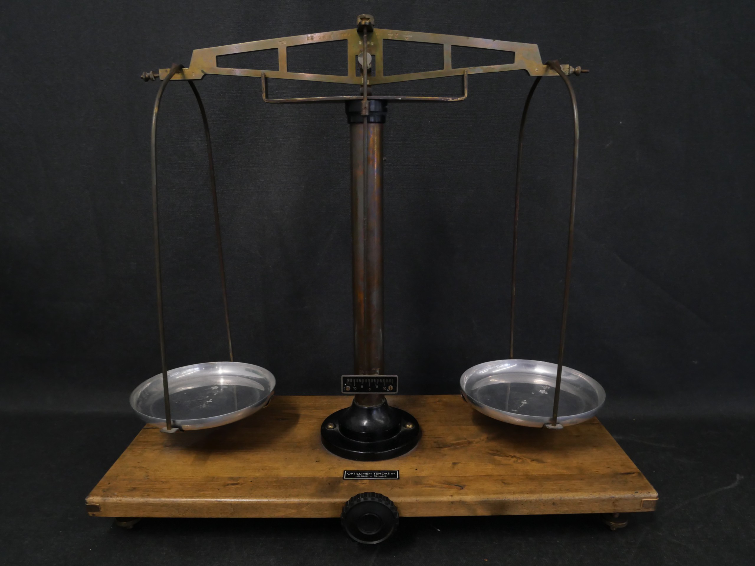 Vaaka - Huutokauppa Ekman