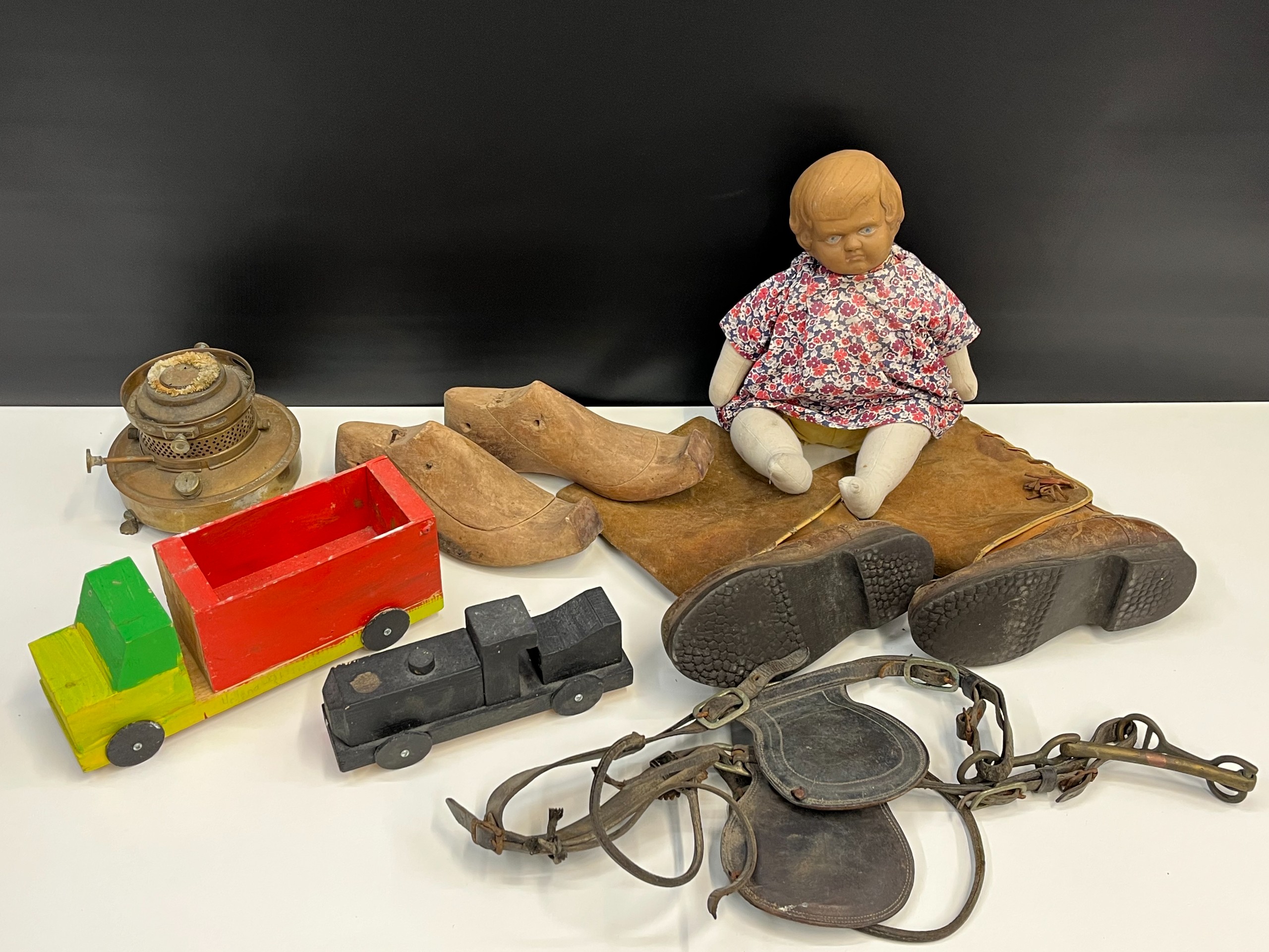 Puulelut, lapikkaat ym - Huutokauppa Ekman