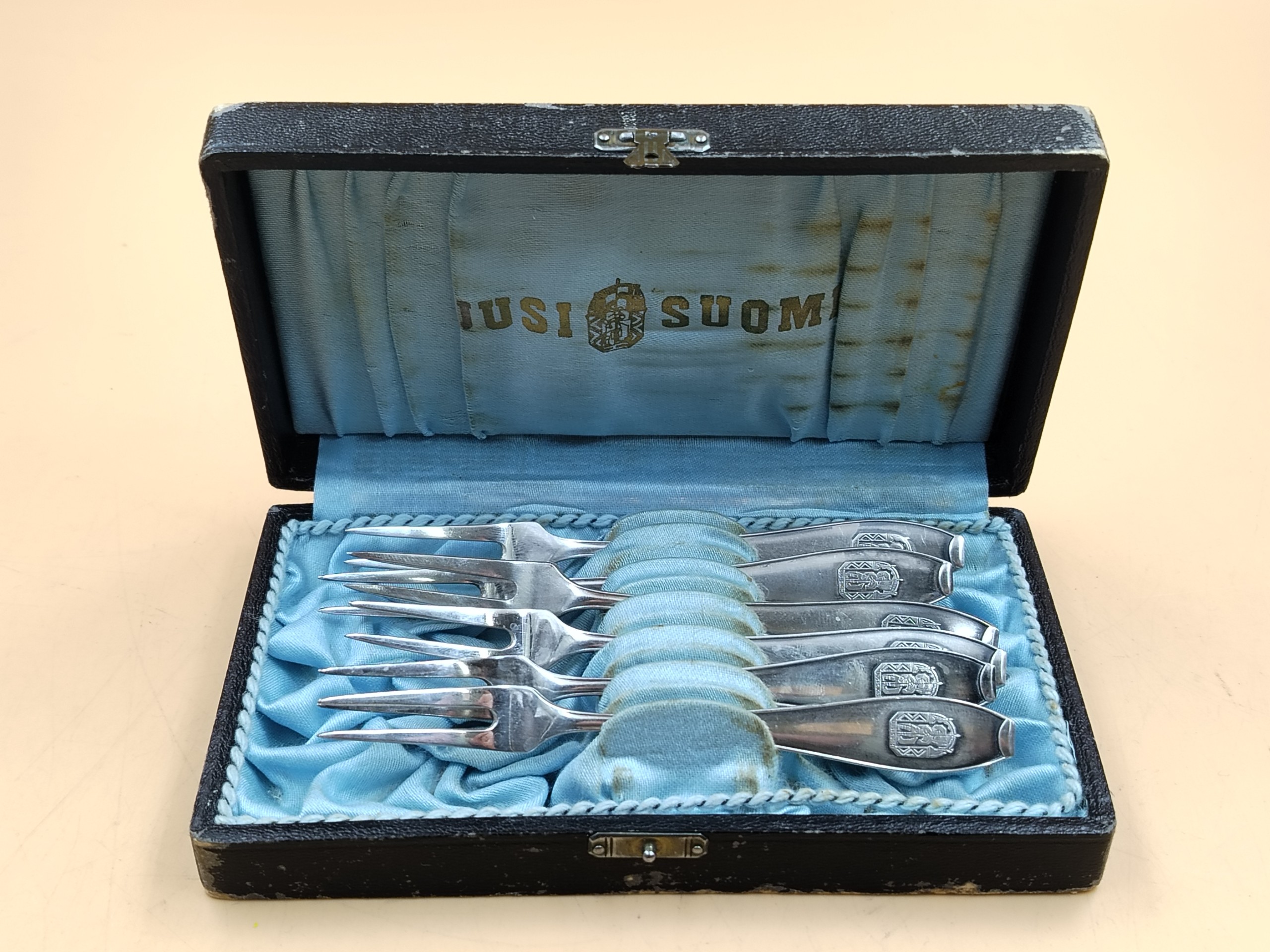 Hopeaa - Huutokauppa Ekman