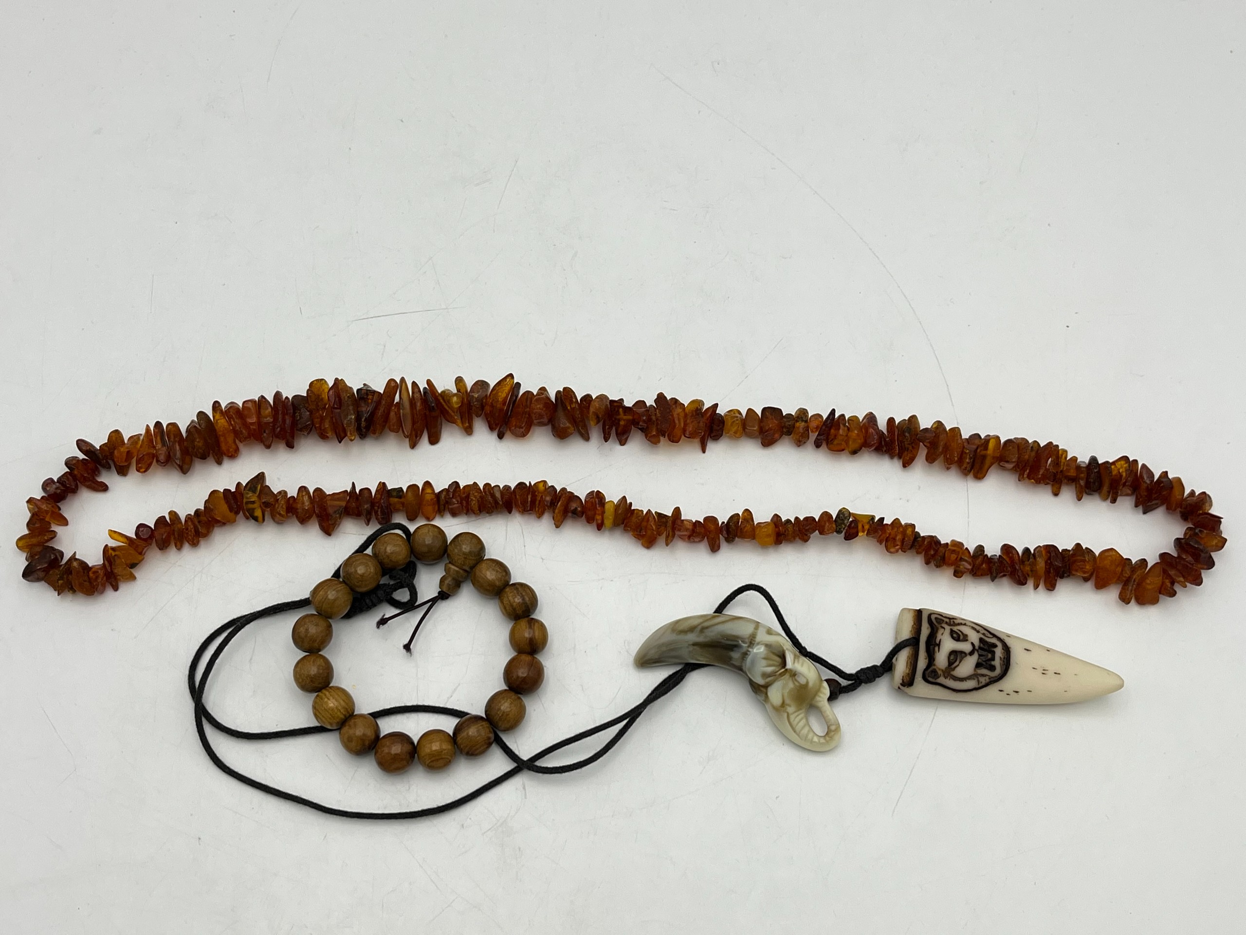 Erä koruja - Huutokauppa Ekman