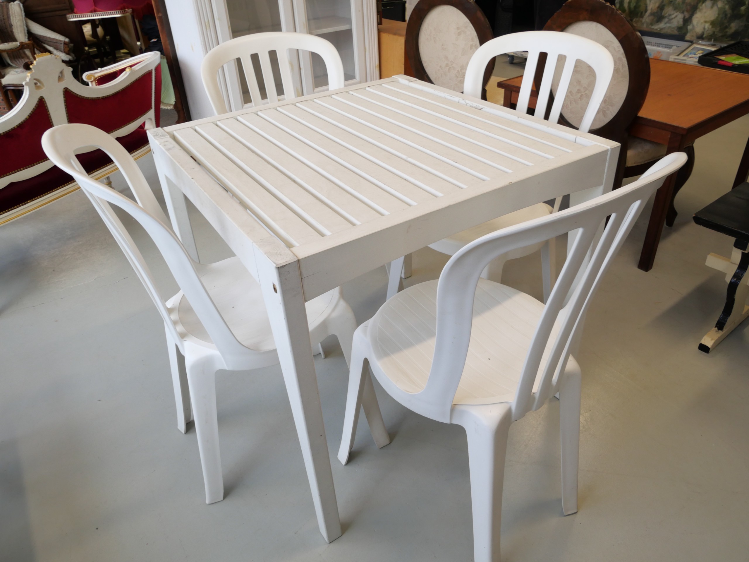 *Puutarhakalusteet - Huutokauppa Ekman