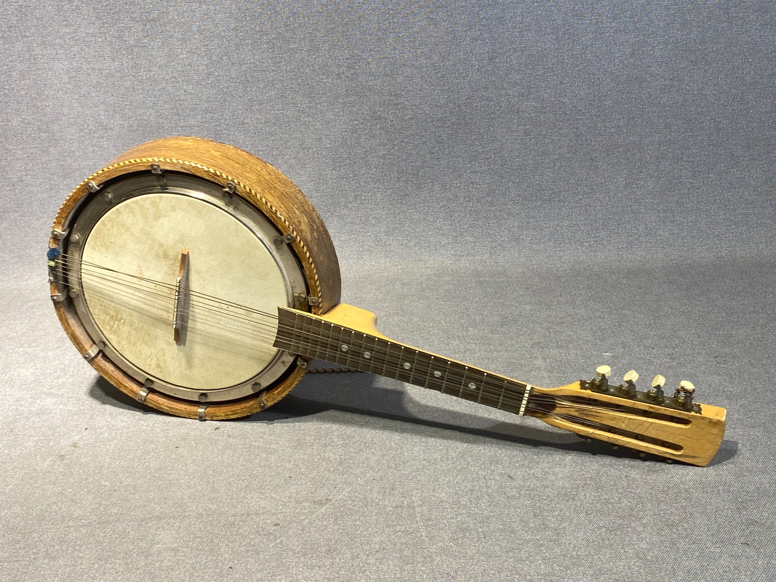 Banjo - Huutokauppa Ekman