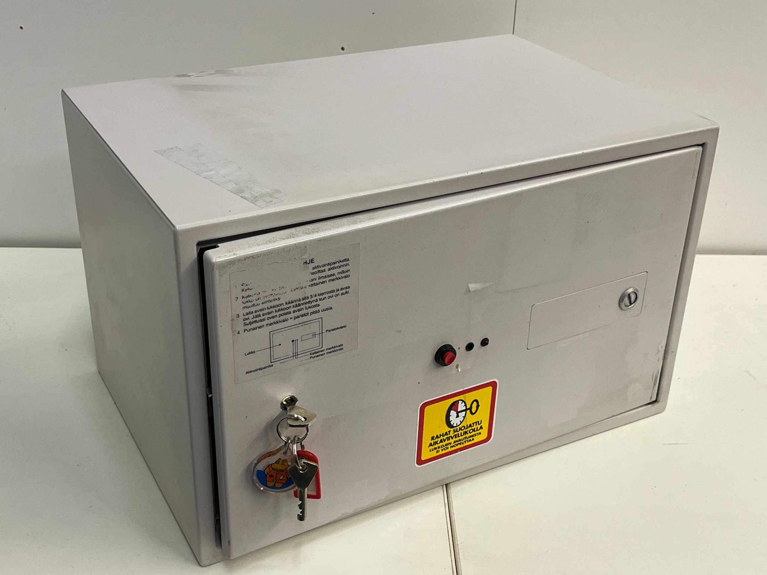 Kassakaappi - Huutokauppa Ekman