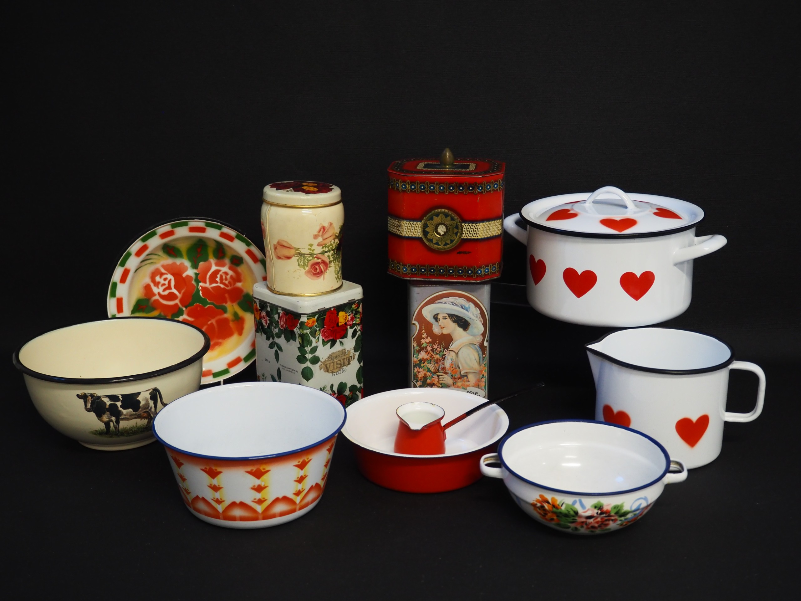 Emalia ja peltipurkit - Huutokauppa Ekman