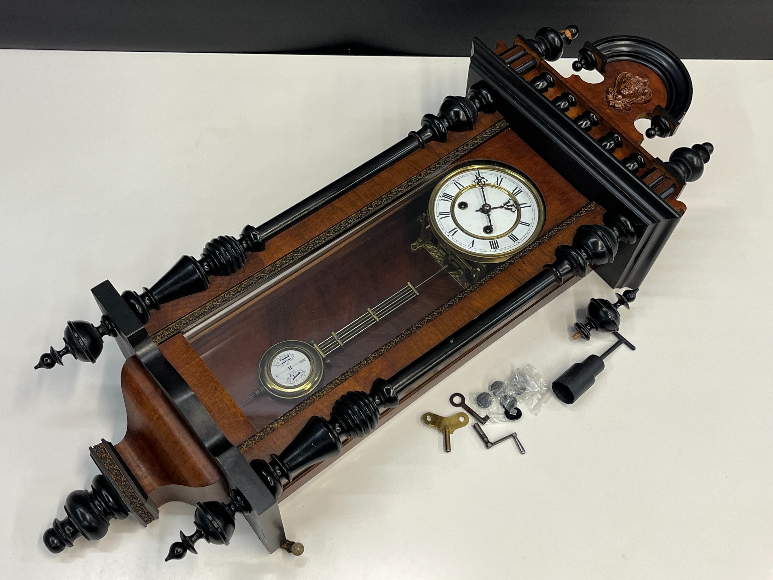 Seinäkello - Huutokauppa Ekman