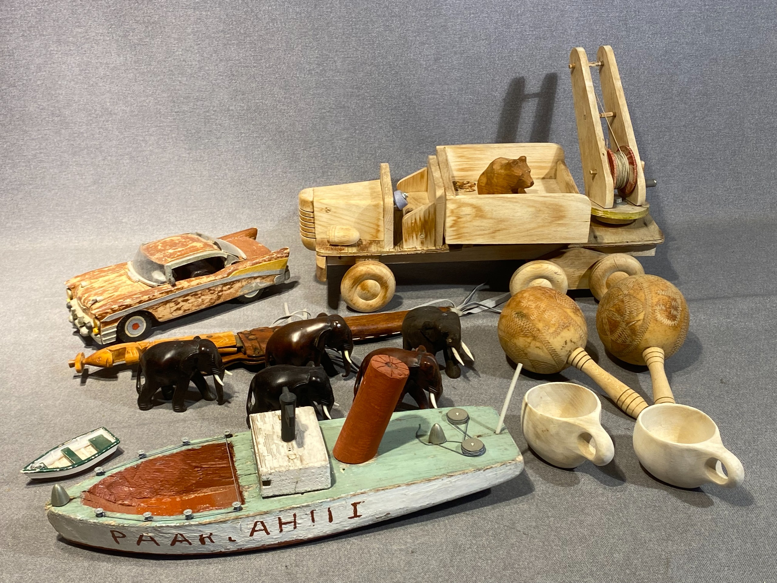 Puuesineitä - Huutokauppa Ekman