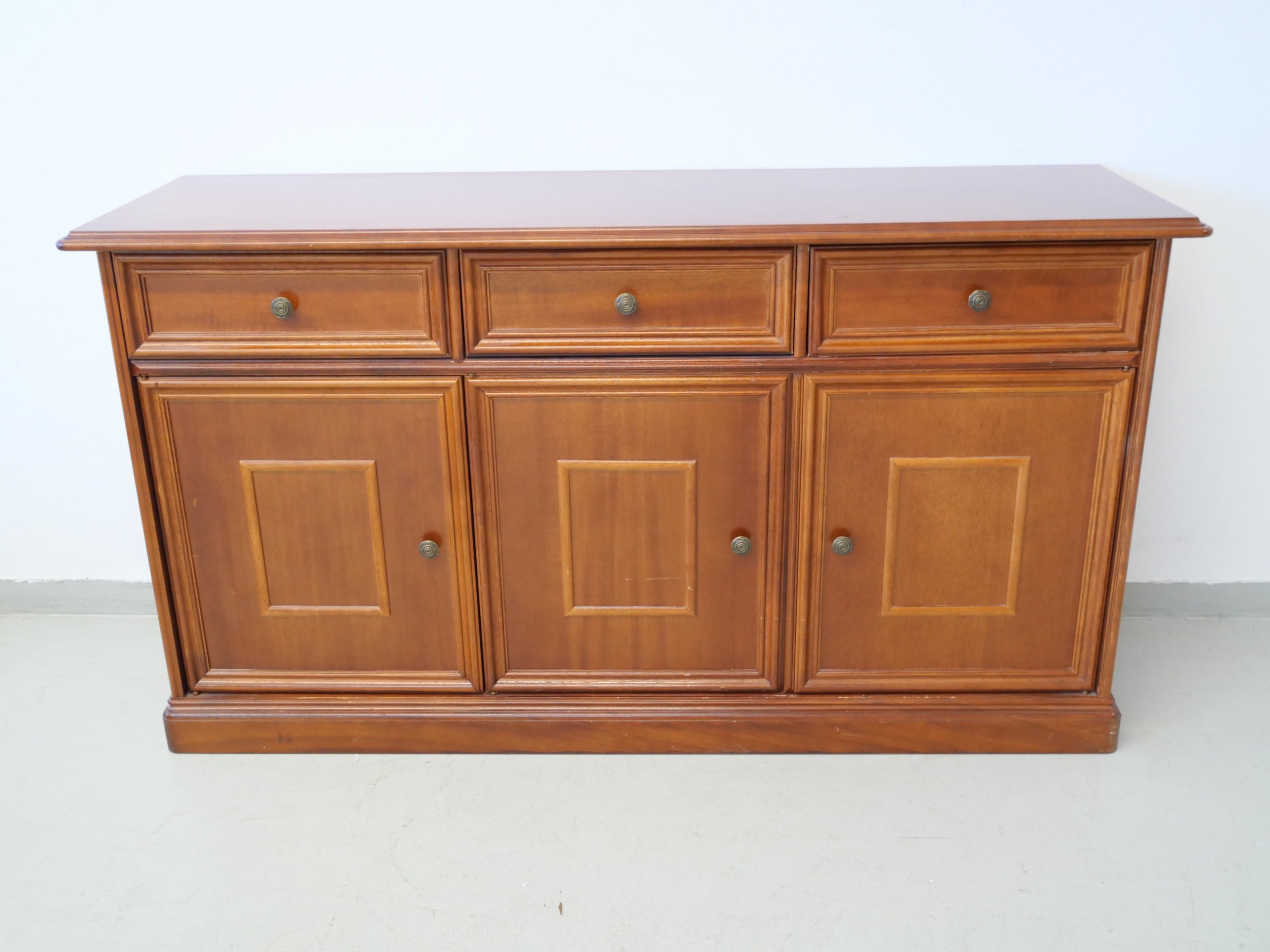 *Lipasto - Huutokauppa Ekman