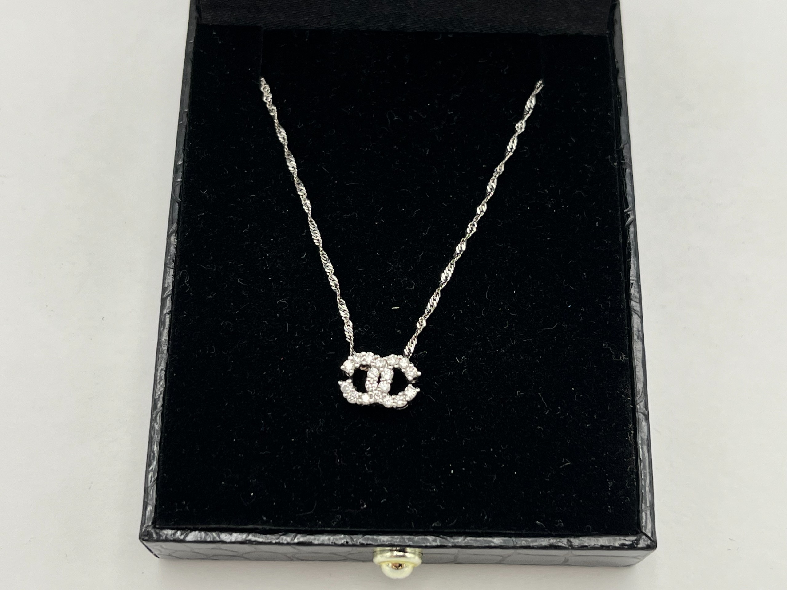 Chanel 18K 750 - Huutokauppa Ekman