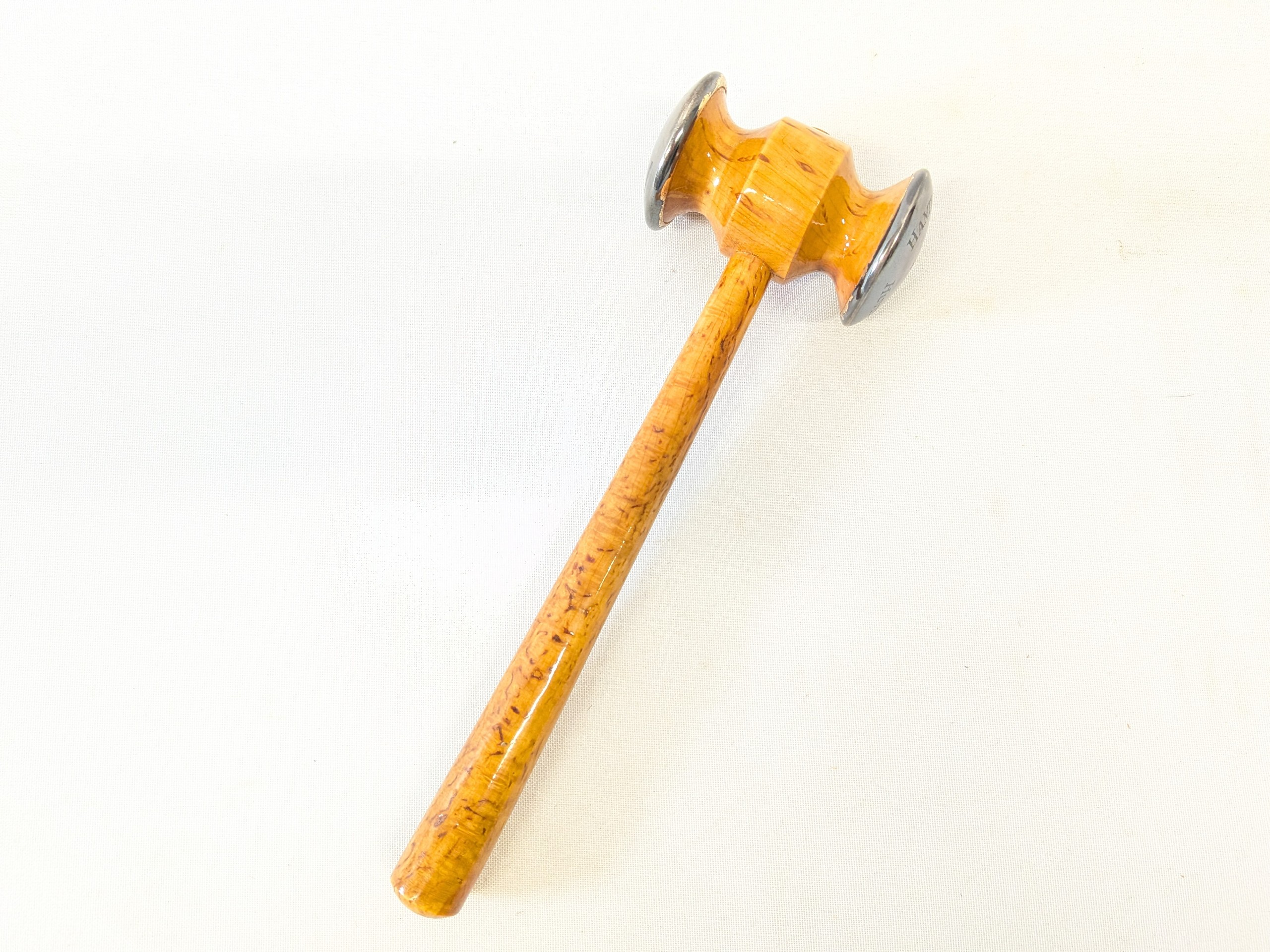 Nuija - Huutokauppa Ekman