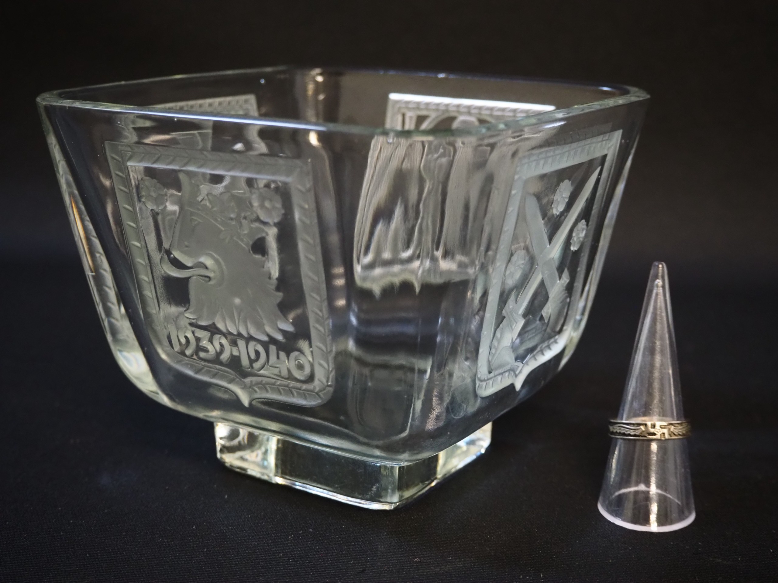 Riihimäen Lasi ja sormus - Huutokauppa Ekman