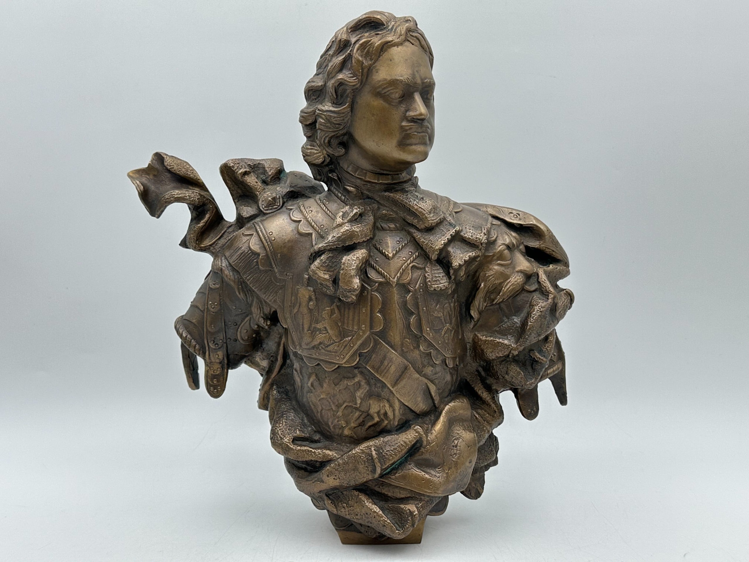 Pronssipatsas - Huutokauppa Ekman