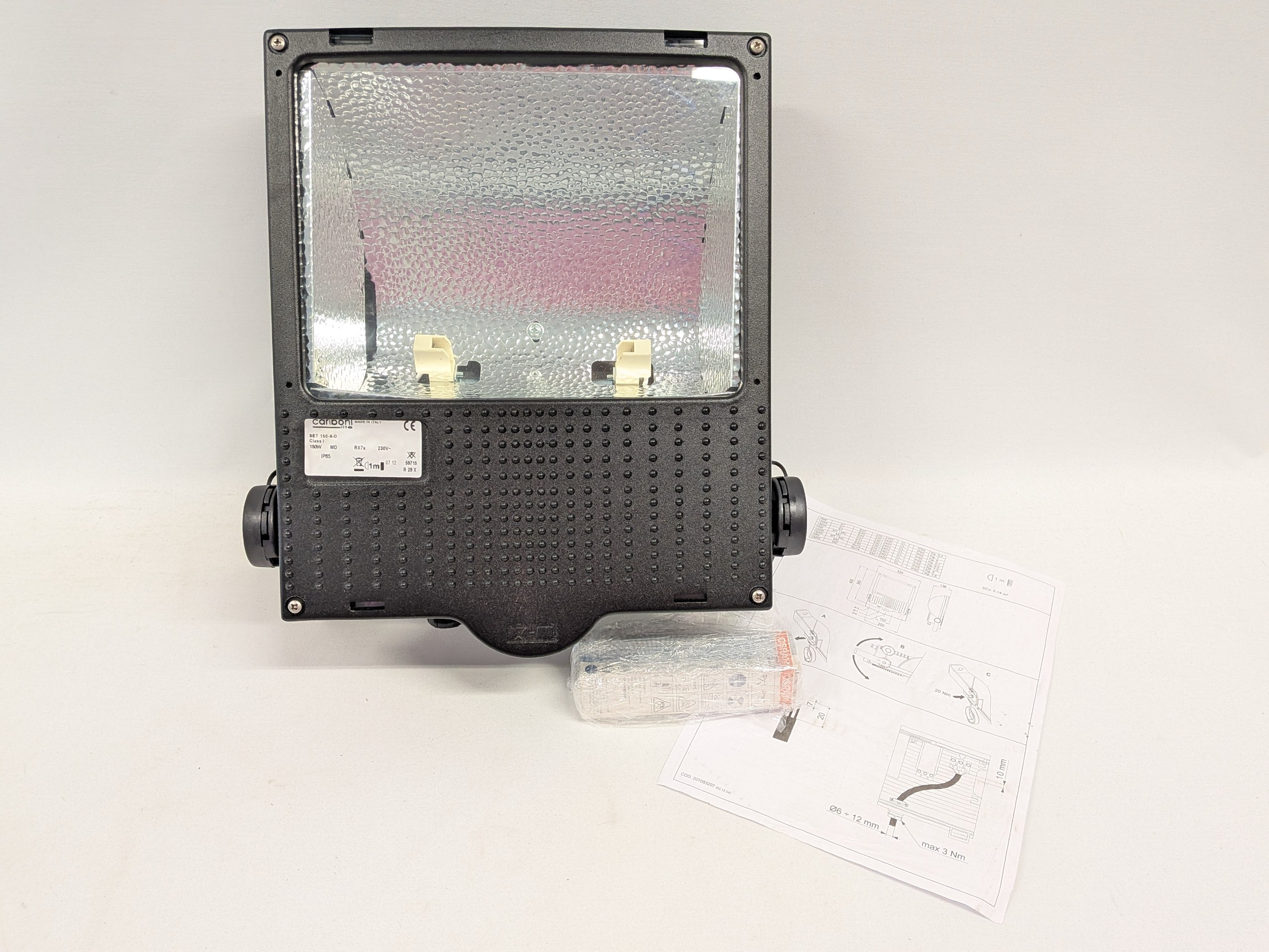 Cariboni valaisin - Huutokauppa Ekman