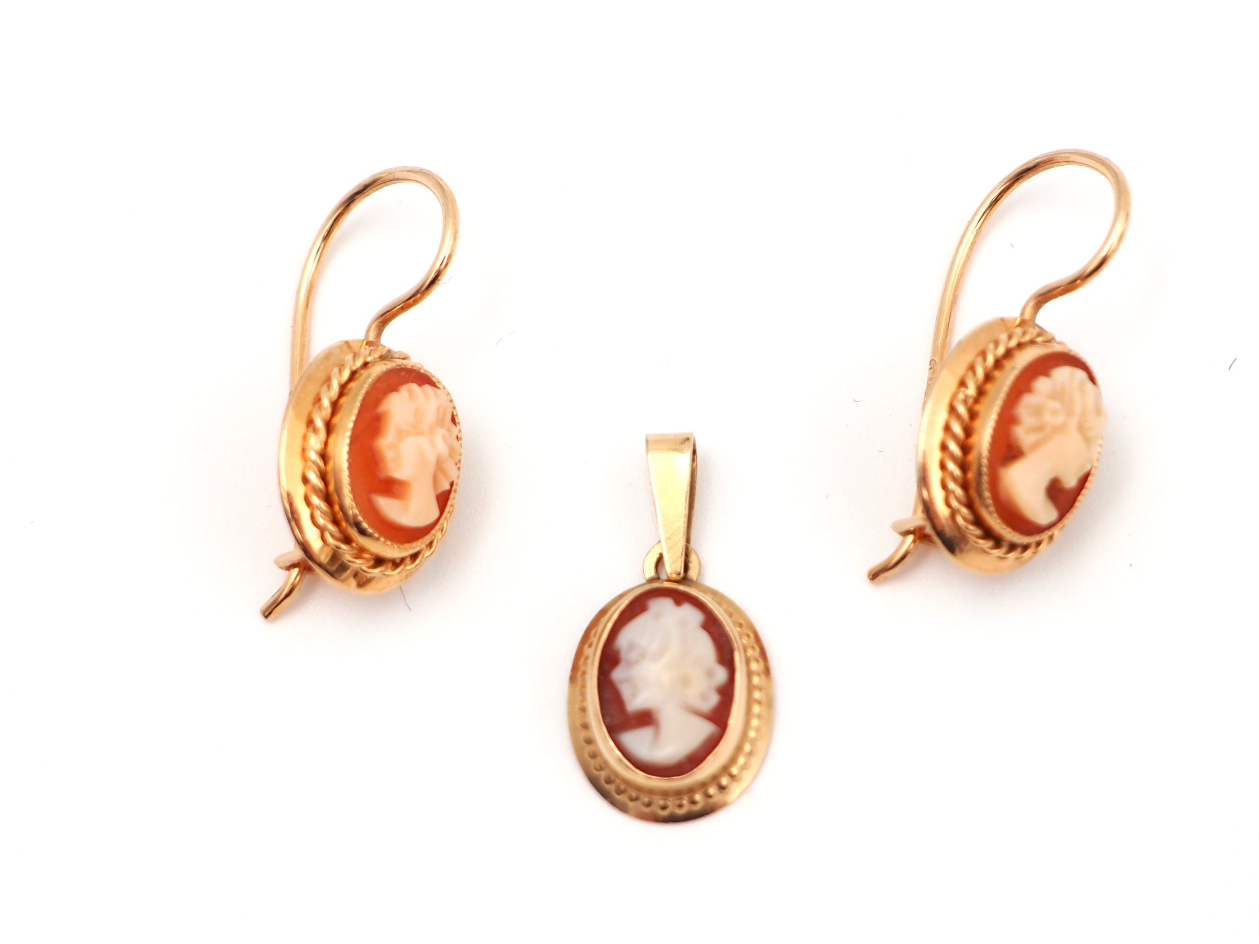 Cameekorut 14k - Huutokauppa Ekman