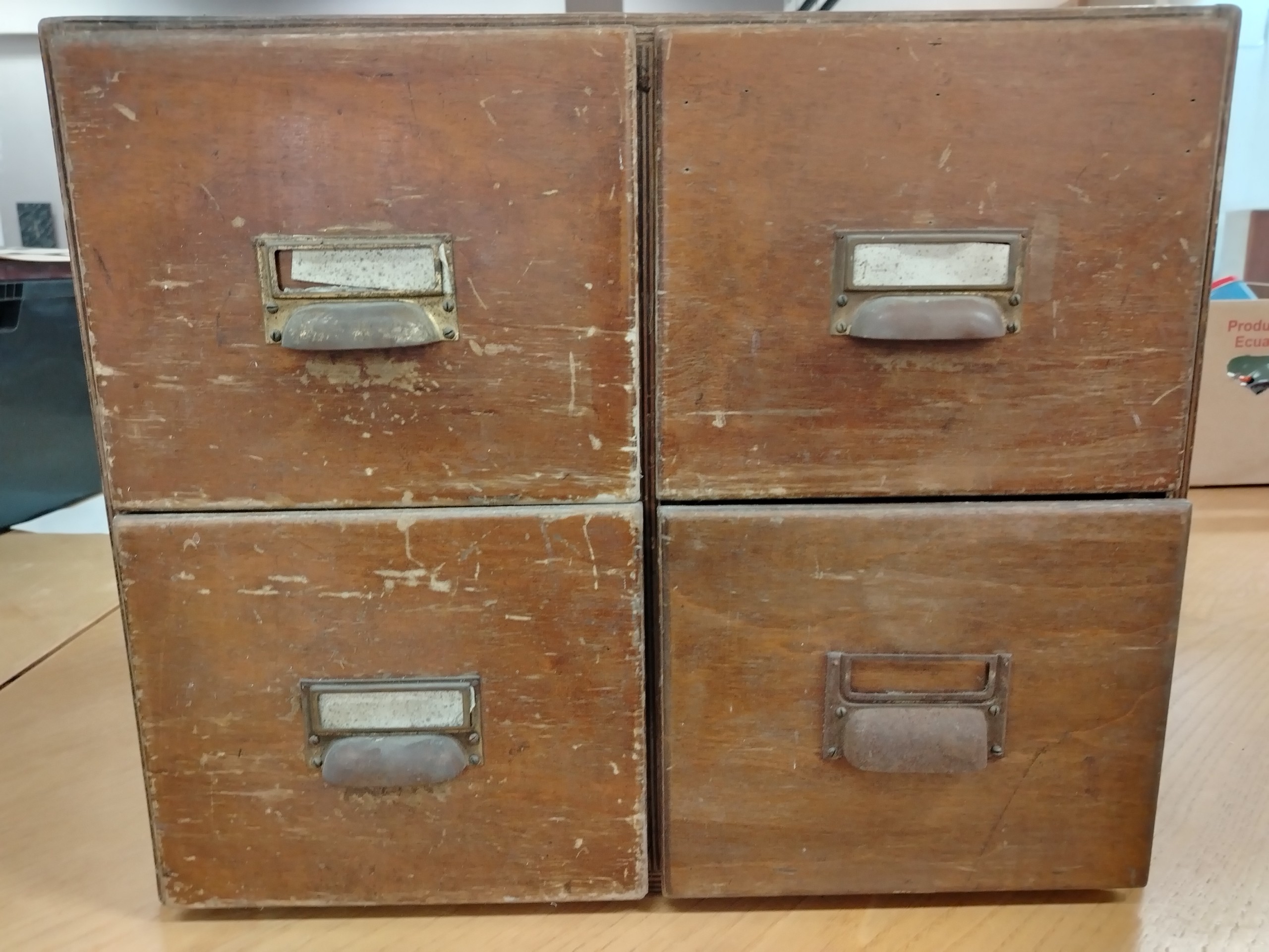 Arkistokaappi - Huutokauppa Ekman