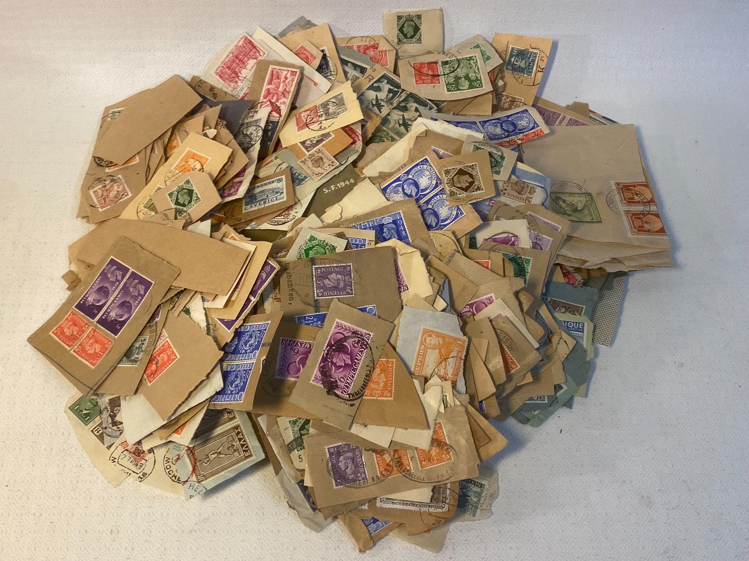 Postimerkkejä - Huutokauppa Ekman