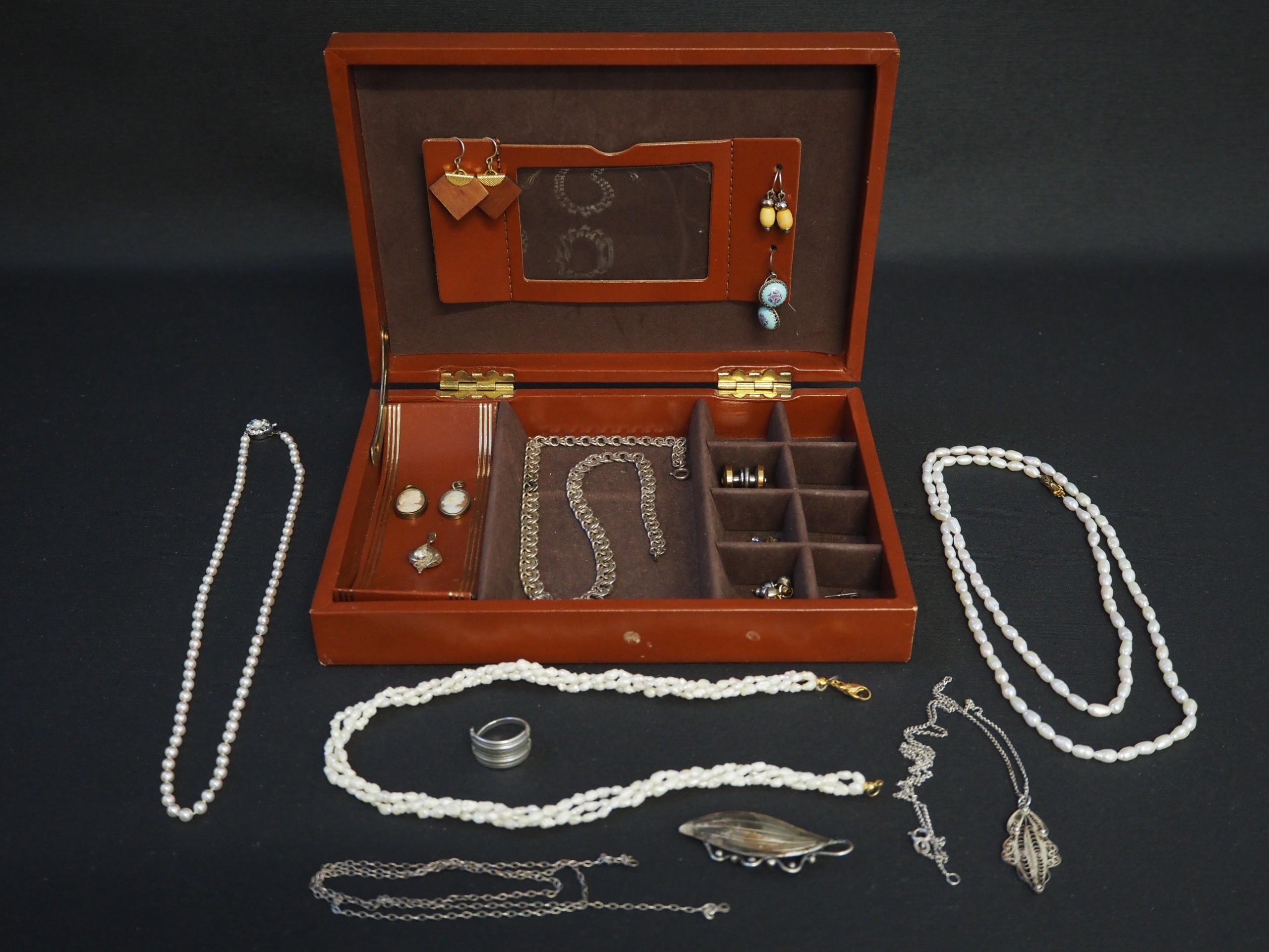 Hopeakorut ym. - Huutokauppa Ekman