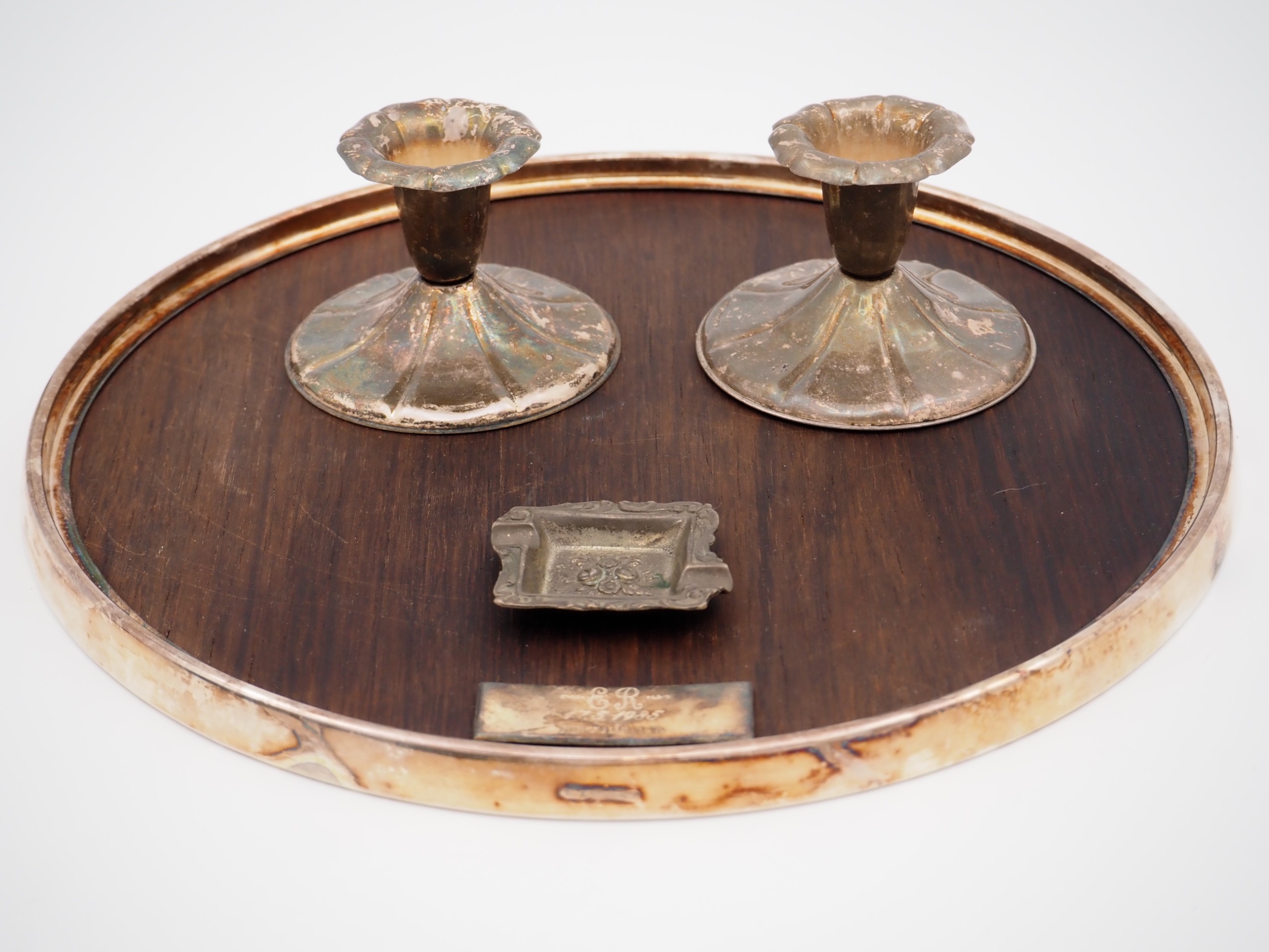 Hopeakynttilänjalat ym. - Huutokauppa Ekman