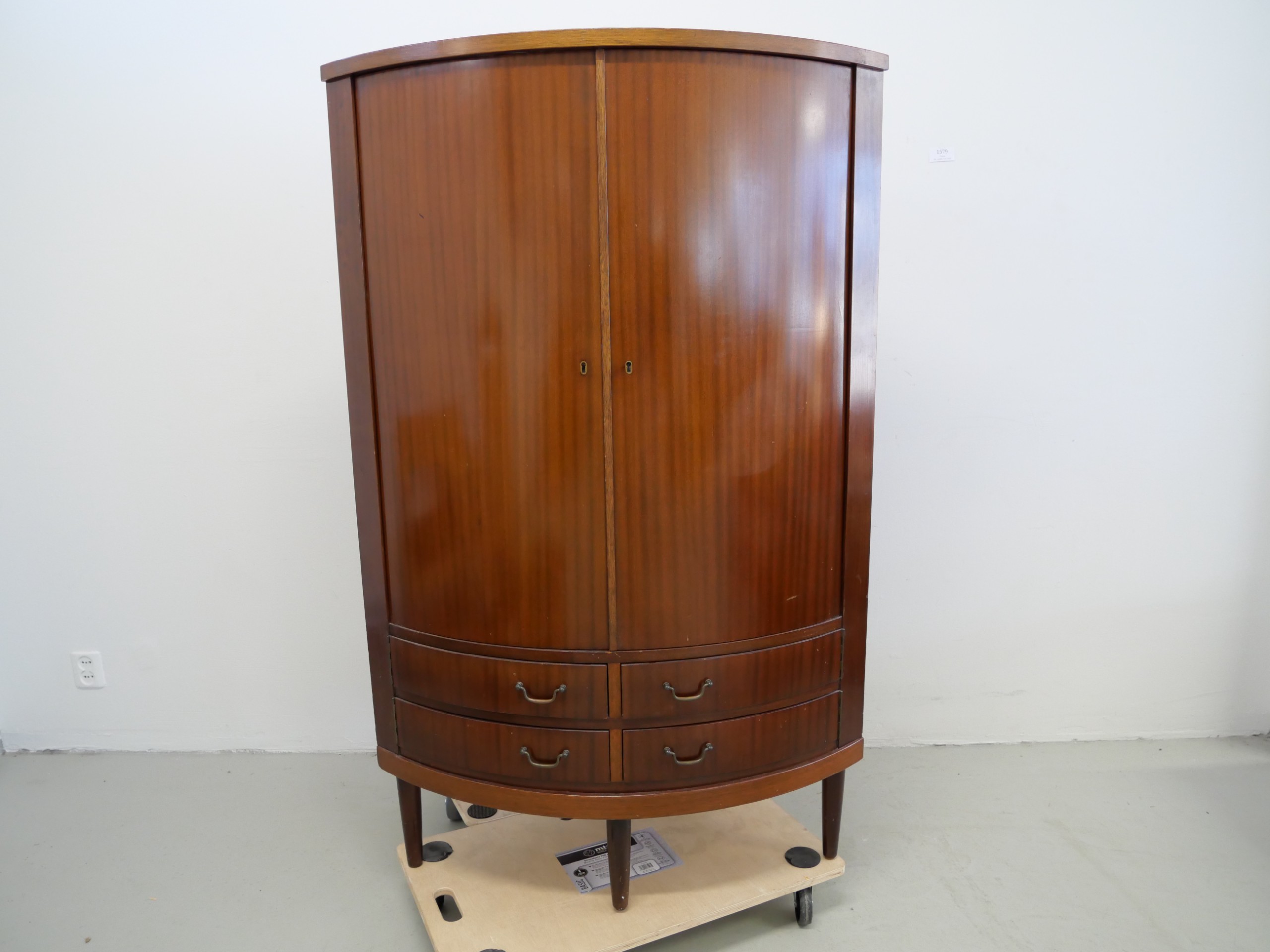 *Kulmakaappi - Huutokauppa Ekman