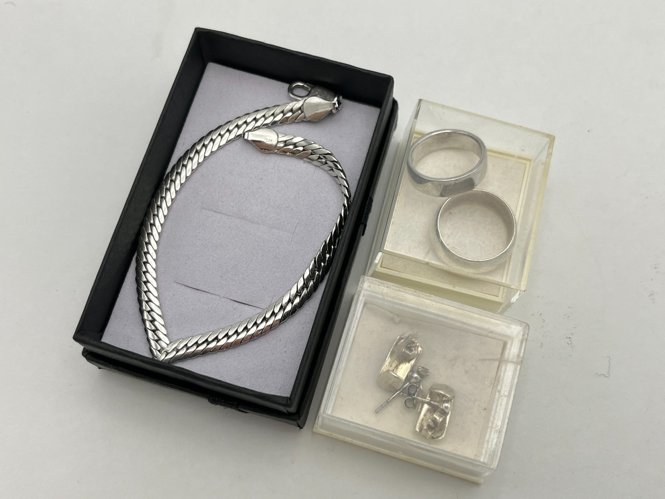 Hopeiset korut 925 - Huutokauppa Ekman