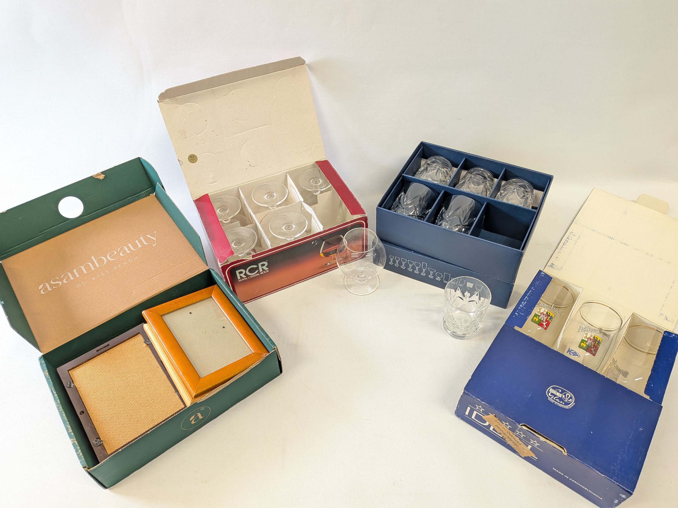 Lasit ym. - Huutokauppa Ekman