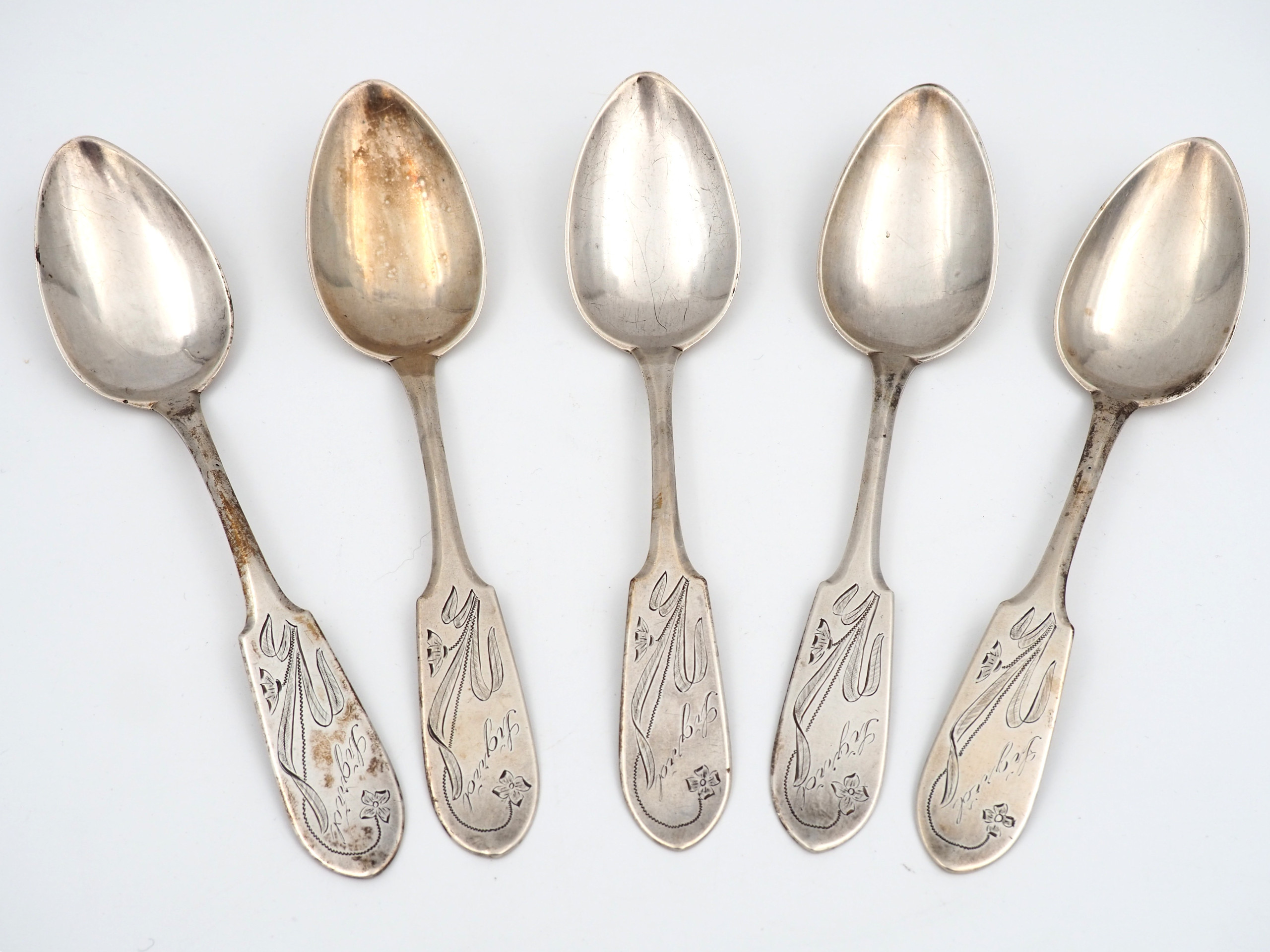 Hopealusikat - Huutokauppa Ekman