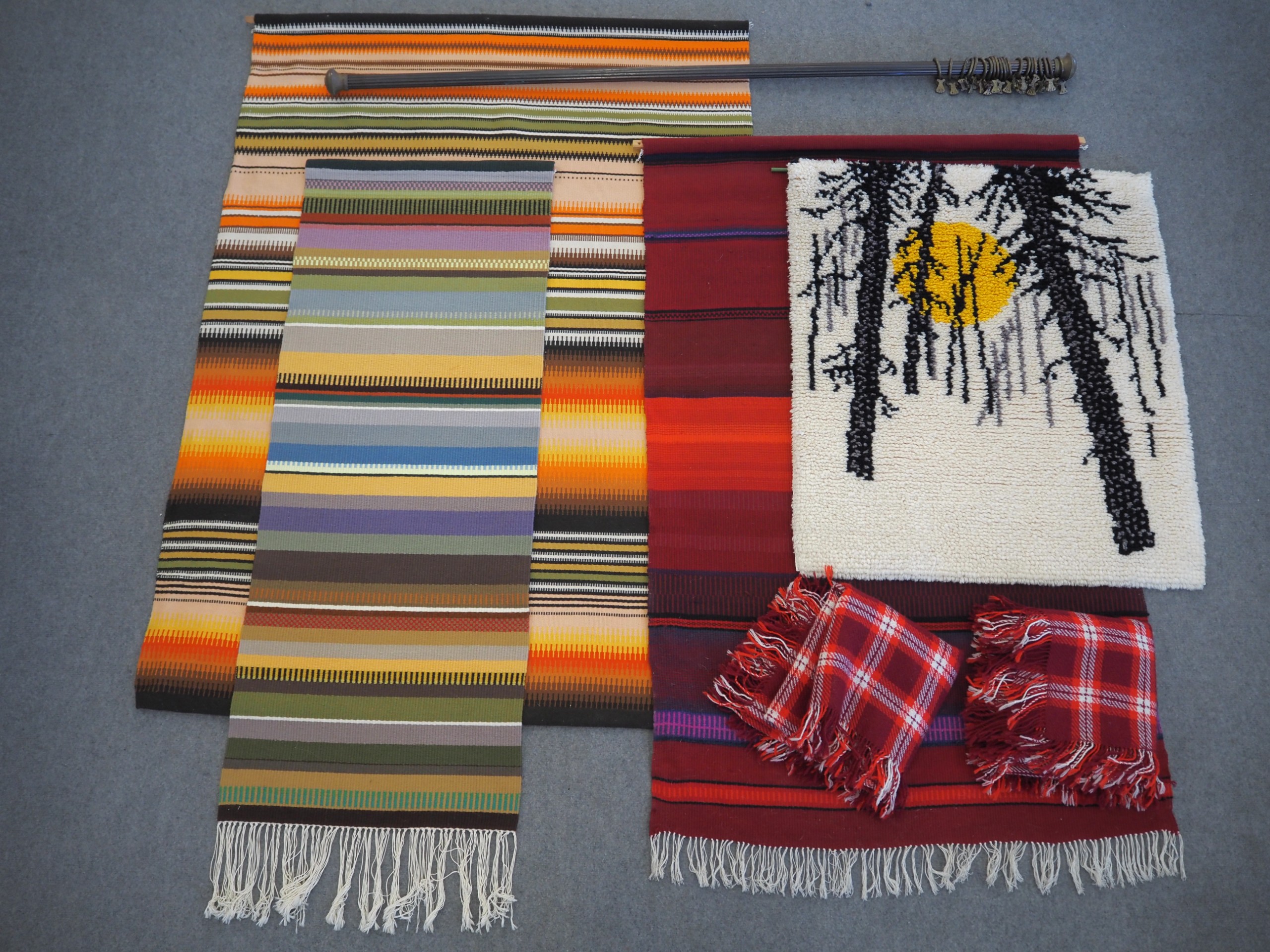 Seinävaatteet ym. (kahdessa kuvassa) - Huutokauppa Ekman