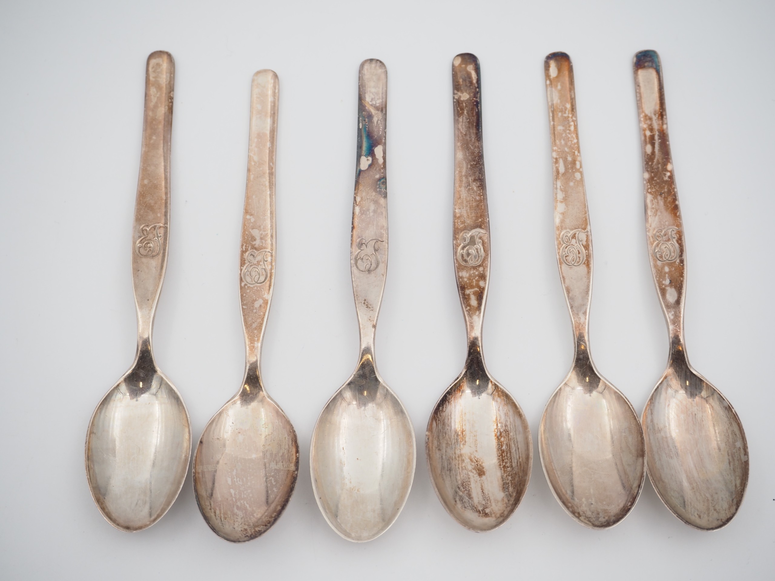 Hopealusikat - Huutokauppa Ekman