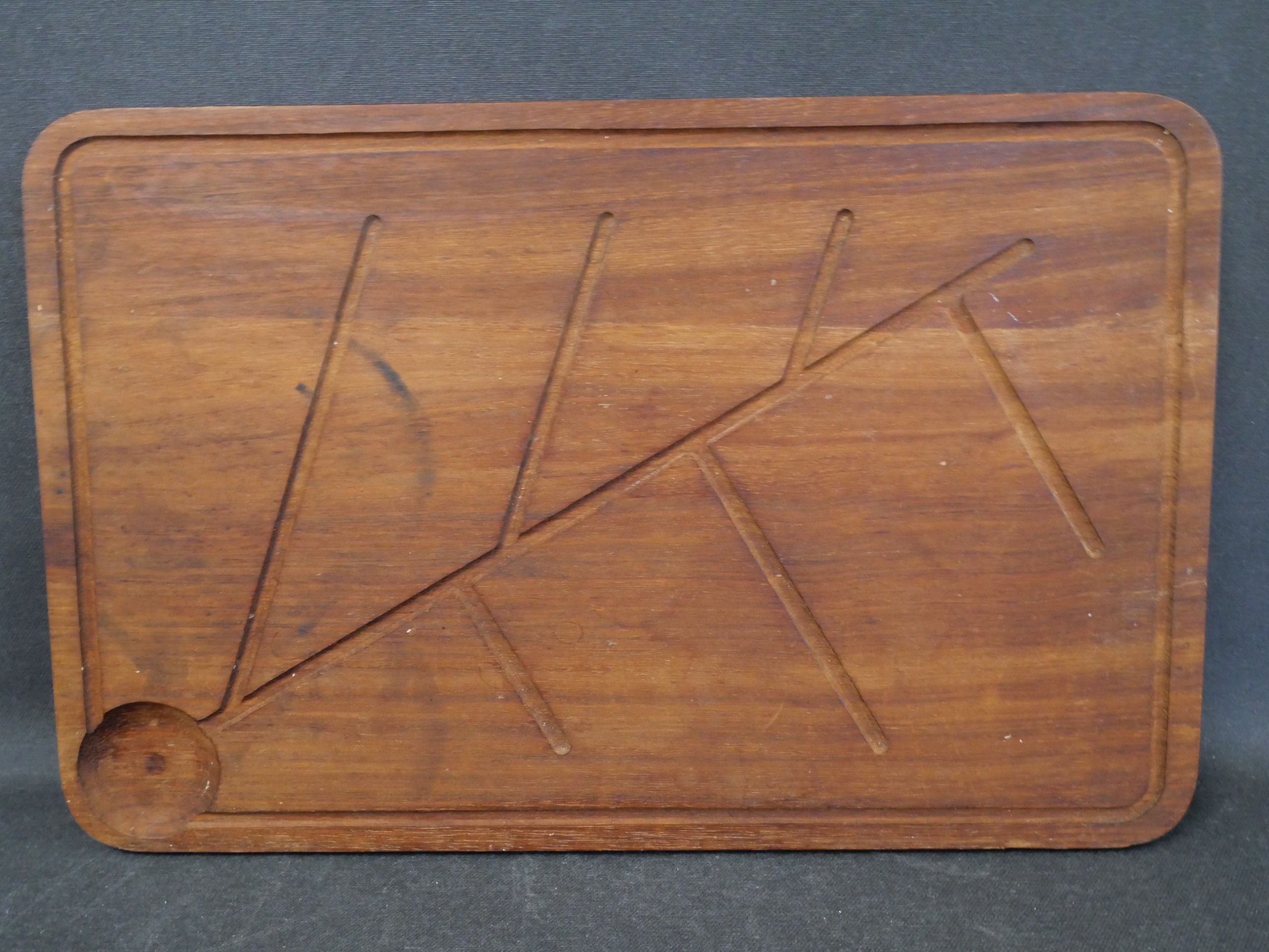 Ilmari Tapiovaara leikkuulauta - Huutokauppa Ekman